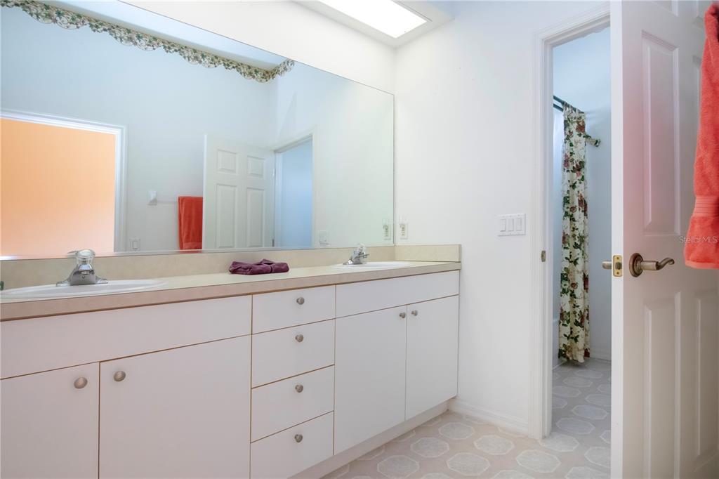 Ellenton, Florida, 34222, United States, 4 Bedrooms Bedrooms, ,3 BathroomsBathrooms,Residential,For Sale,1988008