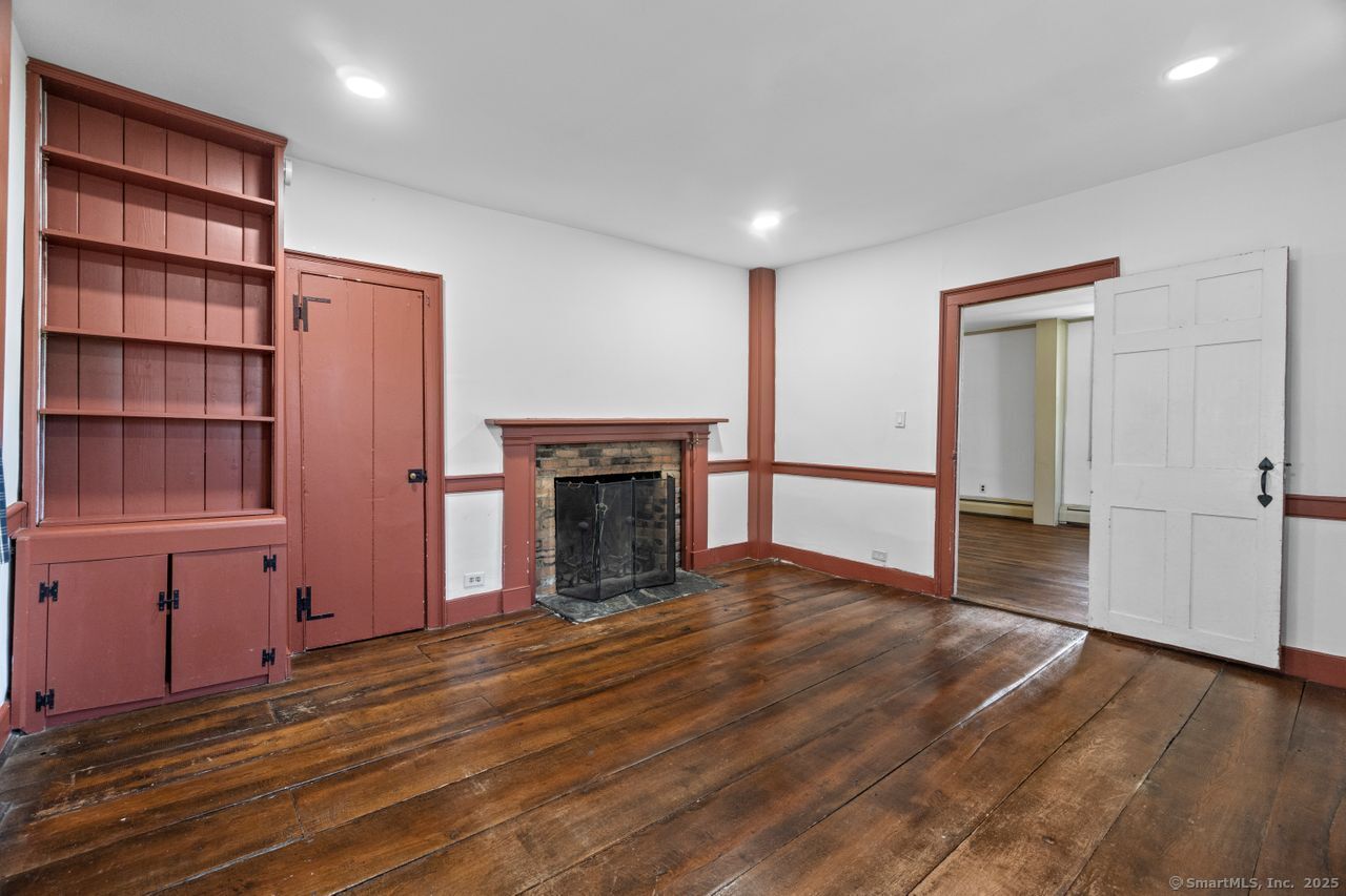 Woodbury, Connecticut, 06798, United States, 4 Bedrooms Bedrooms, ,3 BathroomsBathrooms,Residential,For Sale,1890023