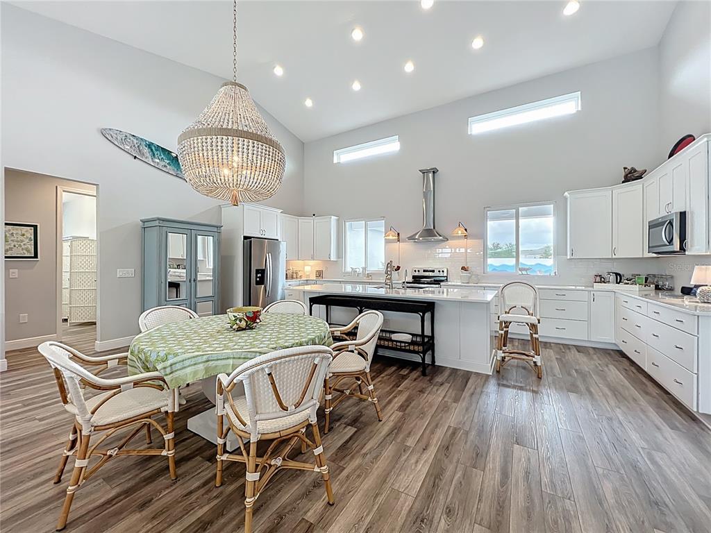 Groveland, Florida, 34736, United States, 5 Bedrooms Bedrooms, ,7 BathroomsBathrooms,Residential,For Sale,1906633