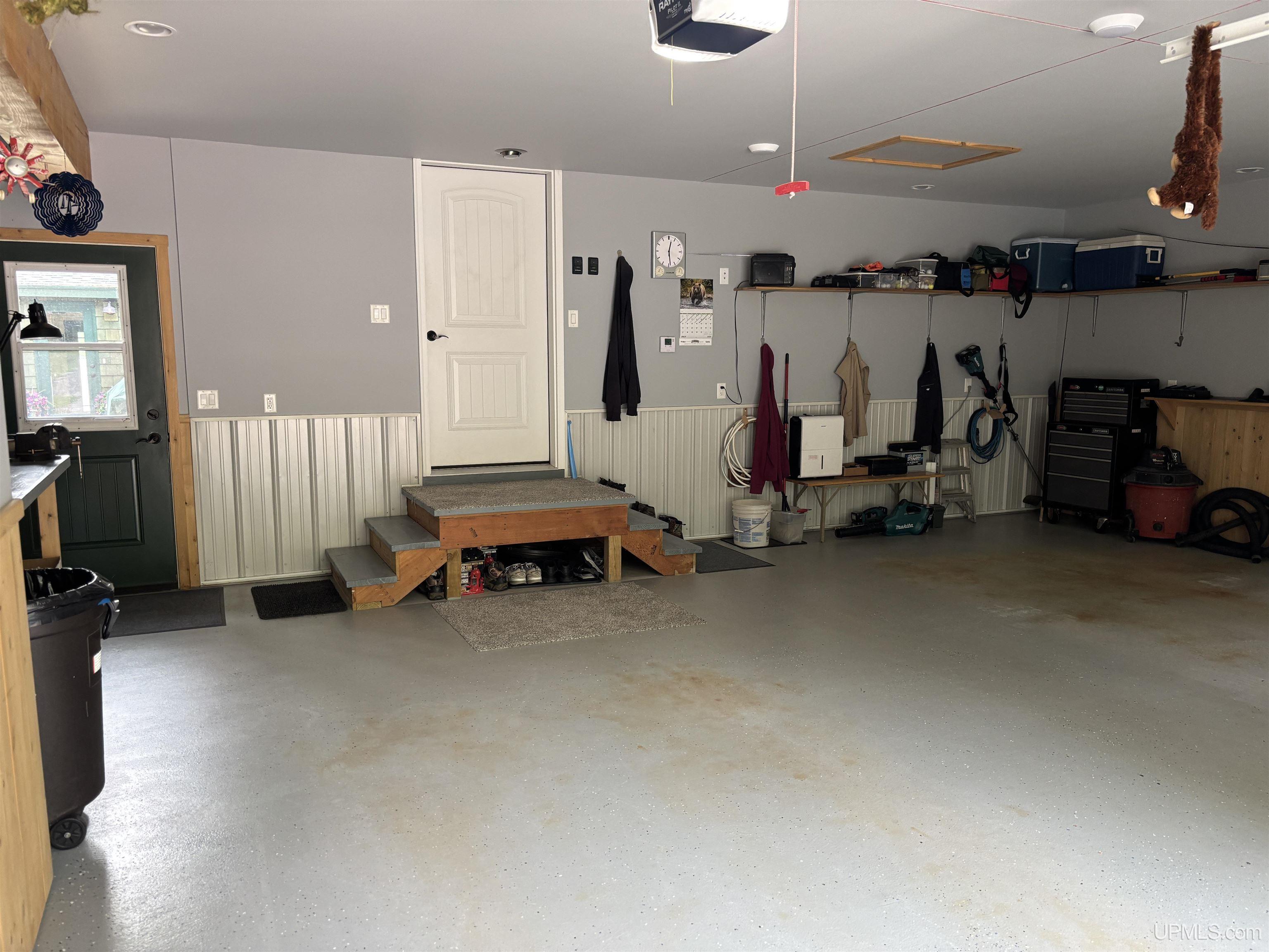 Marquette, Michigan, 49855, United States, 2 Bedrooms Bedrooms, ,4 BathroomsBathrooms,Residential,For Sale,1892873