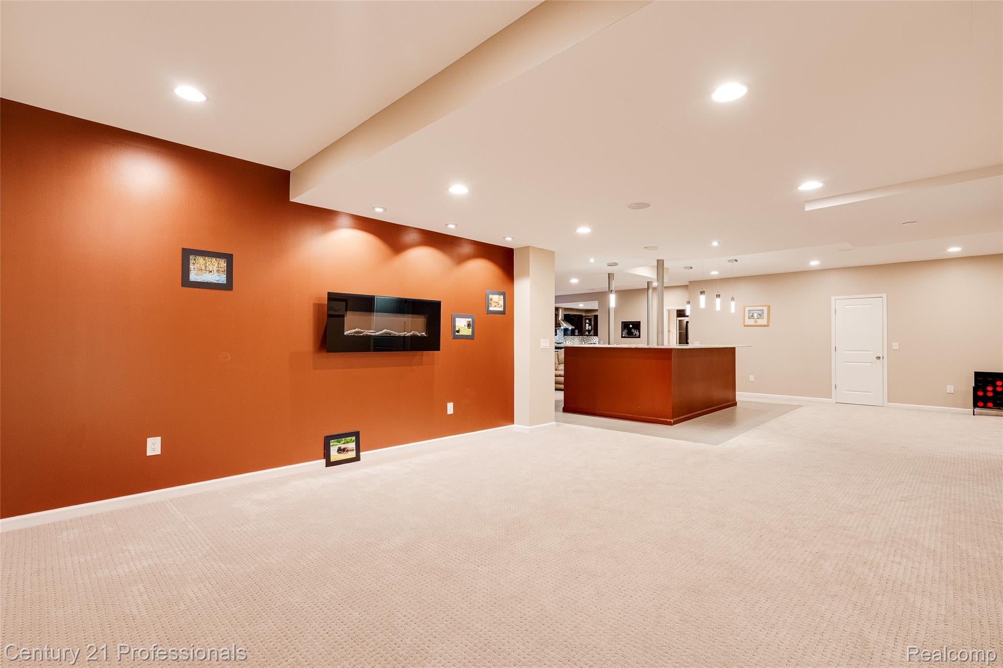 Novi, Michigan, 48374, United States, 4 Bedrooms Bedrooms, ,5 BathroomsBathrooms,Residential,For Sale,1904445