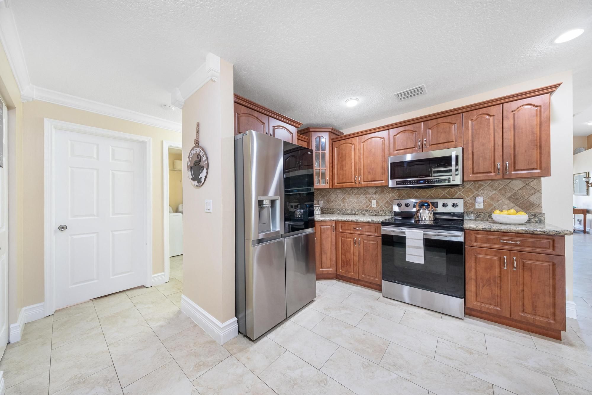  1128 Hatteras Circle, Greenacres, FL, 33413 - 物件實景