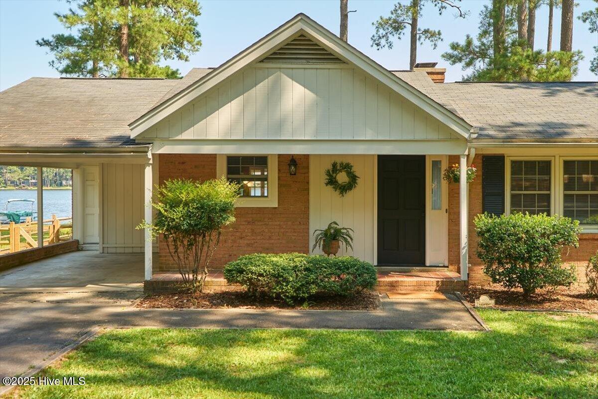 Whispering Pines, North Carolina, 28327, United States, 2 Bedrooms Bedrooms, ,2 BathroomsBathrooms,Residential,For Sale,1997179