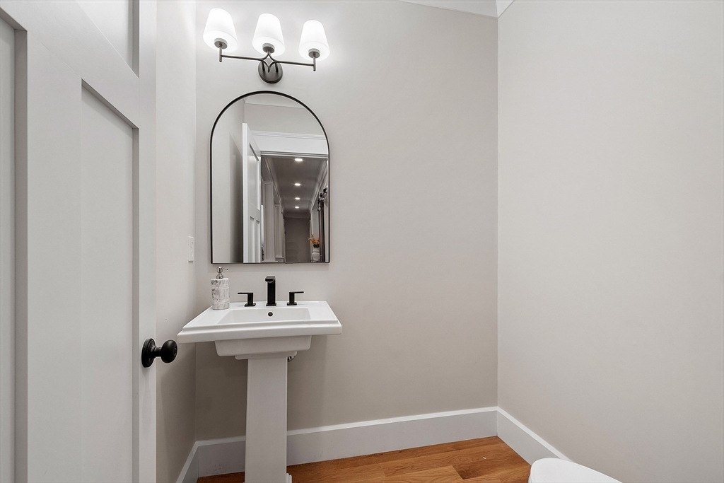 Carlisle, Massachusetts, 01741, United States, 5 Bedrooms Bedrooms, ,6 BathroomsBathrooms,Residential,For Sale,1792781