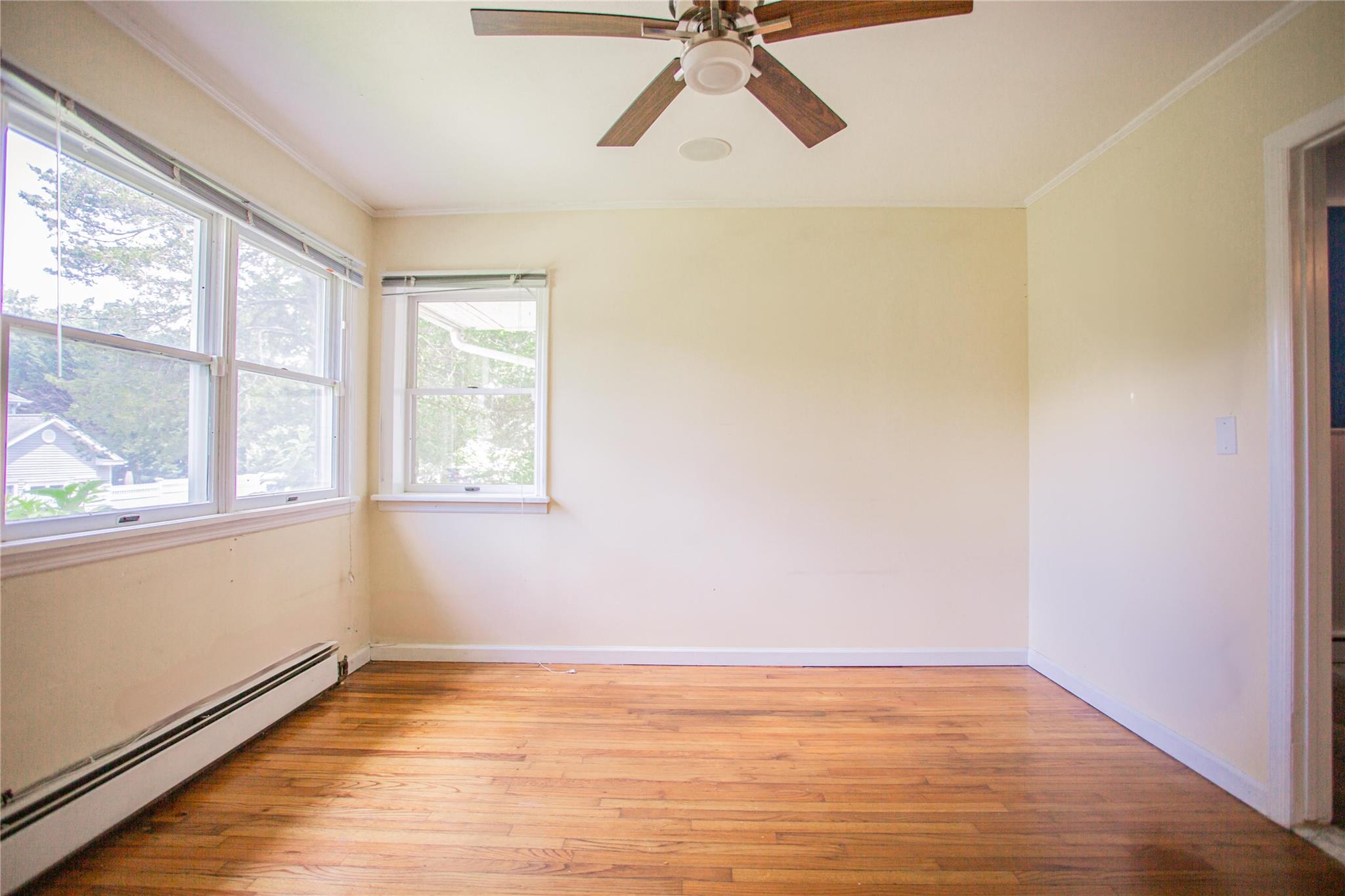 Huntington, New York, 11743, United States, 2 Bedrooms Bedrooms, ,2 BathroomsBathrooms,Residential,For Sale,1847345