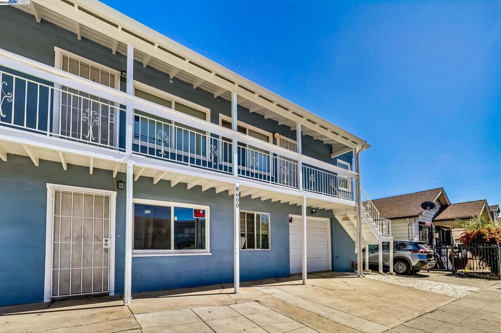 Oakland, California, 94605, United States, ,Residential,For Sale,1921286