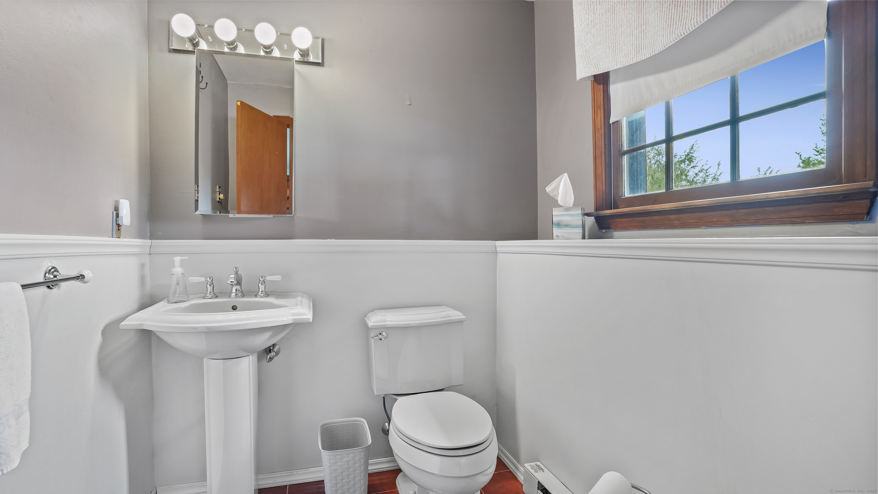 New Milford, Connecticut, 06776, United States, 3 Bedrooms Bedrooms, ,3 BathroomsBathrooms,Residential,For Sale,1924993