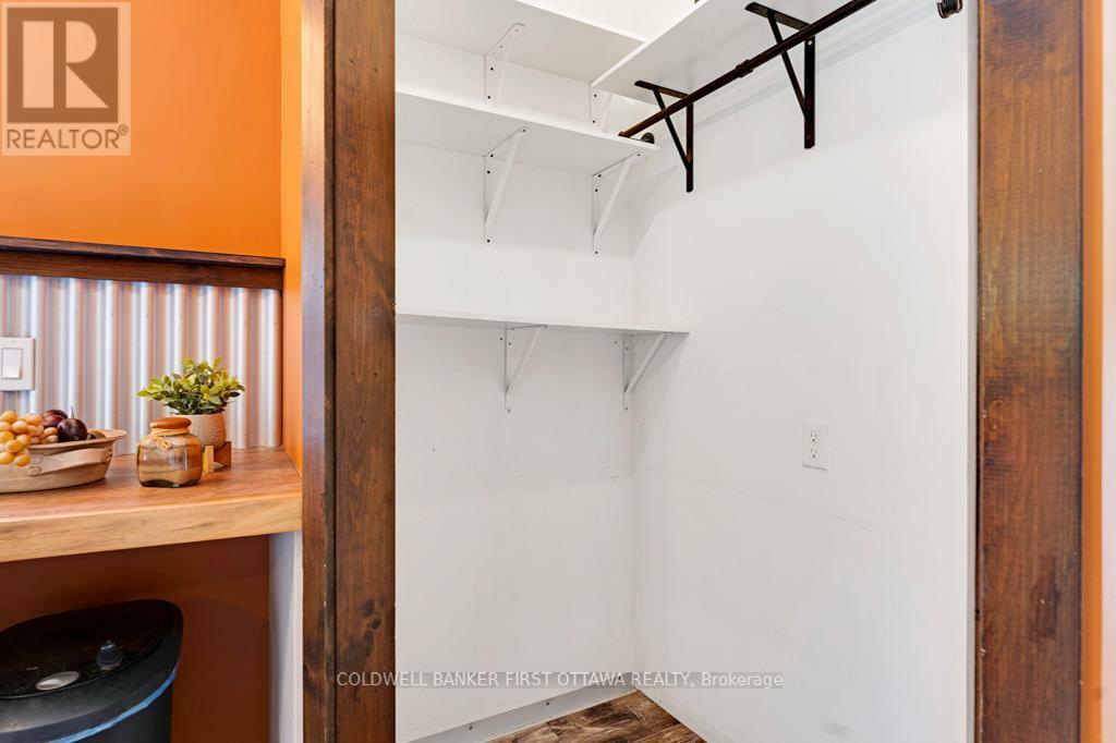 TAY VALLEY, Ontario, K0H 2B0, CA, 2 Bedrooms Bedrooms, ,1 BathroomBathrooms,Residential,For Sale,1866349