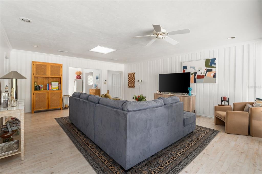 Gainesville, Florida, 32605, United States, 4 Bedrooms Bedrooms, ,3 BathroomsBathrooms,Residential,For Sale,1989463