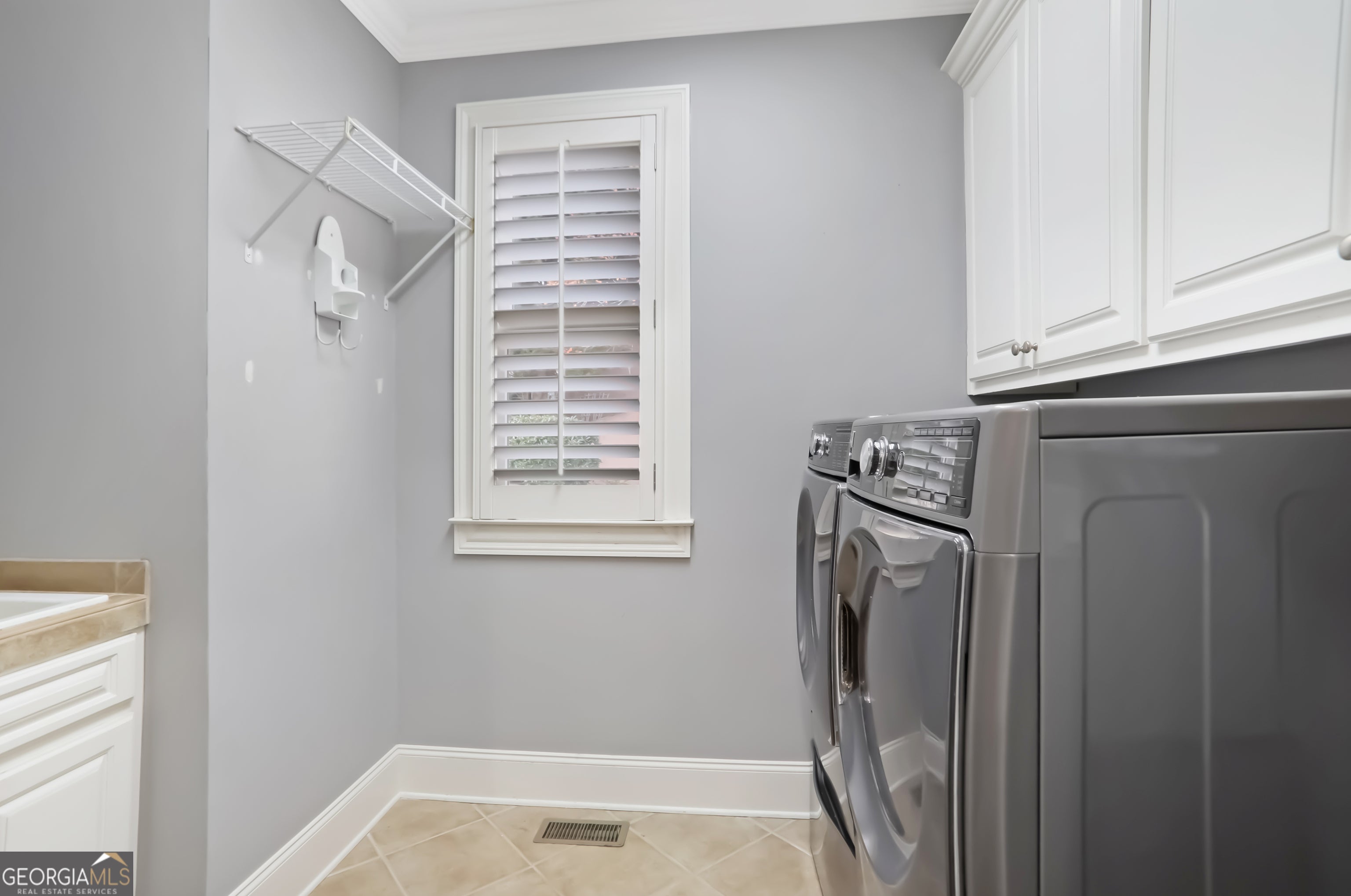 Atlanta, Georgia, 30331, United States, 6 Bedrooms Bedrooms, ,7 BathroomsBathrooms,Residential,For Sale,1926929