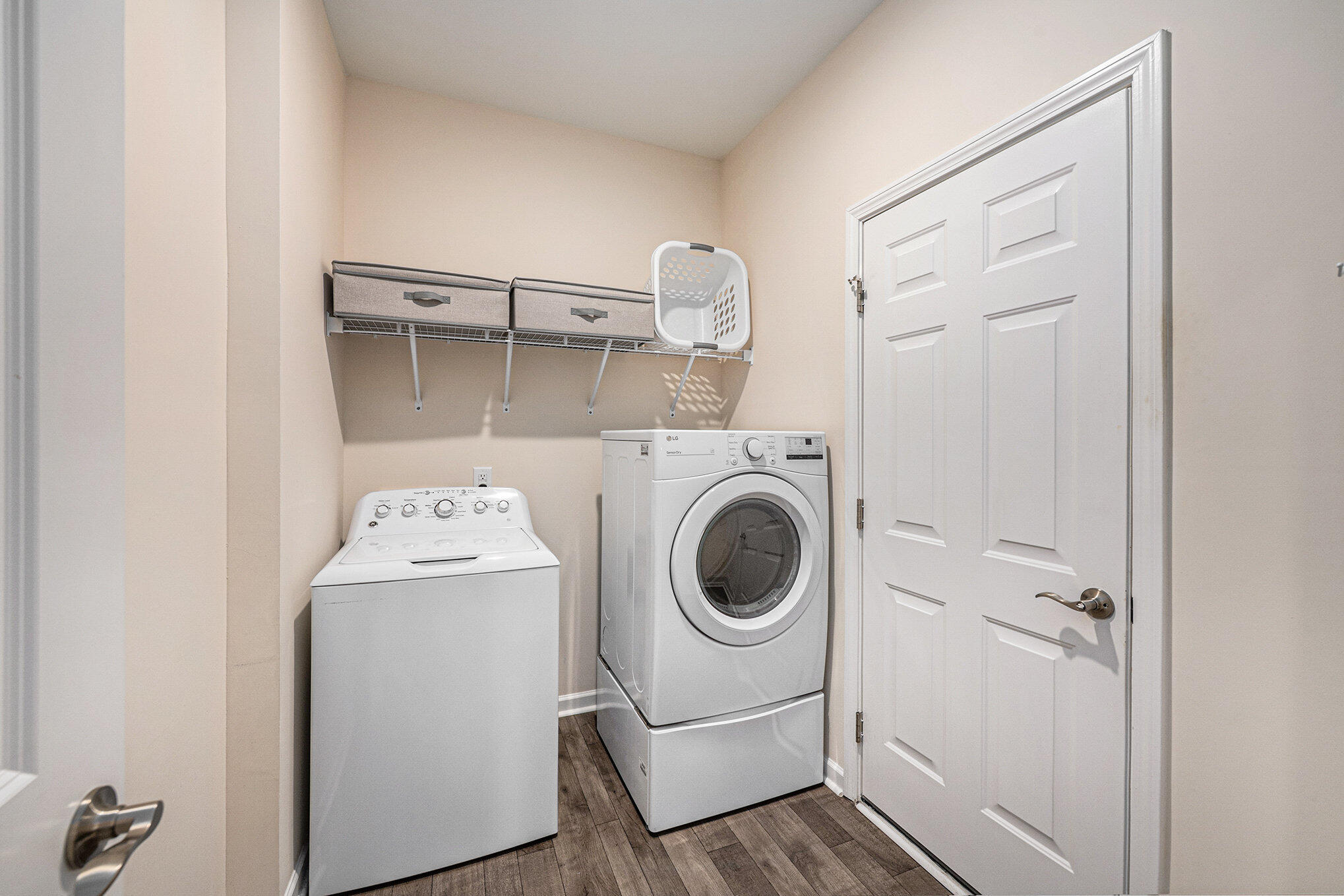 Summerville, South Carolina, 29486, United States, 4 Bedrooms Bedrooms, ,3 BathroomsBathrooms,Residential,For Sale,1882681