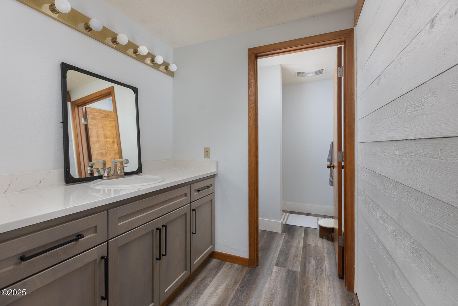 Lincoln City, Oregon, 97367, United States, 3 Bedrooms Bedrooms, ,2 BathroomsBathrooms,Residential,For Sale,1867179