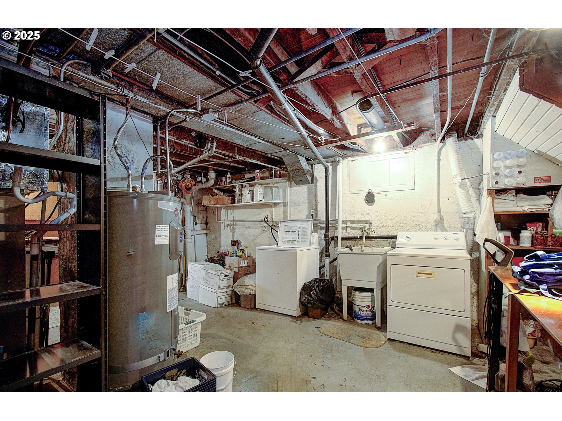 Portland, Oregon, 97202, United States, 3 Bedrooms Bedrooms, ,1 BathroomBathrooms,Residential,For Sale,1721248