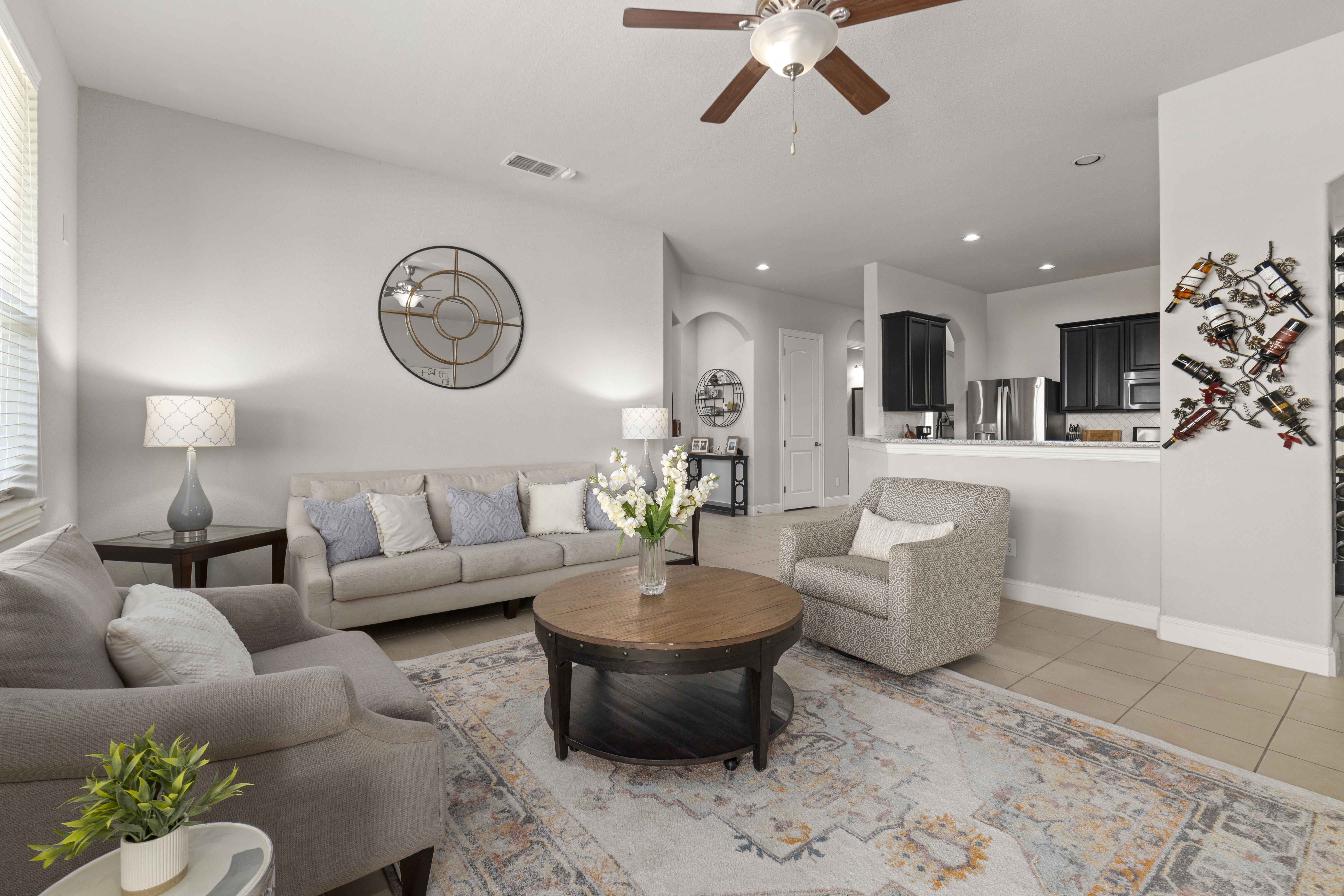  Flexible Living + Game Room in Desirable Northside ISD - 物件實景