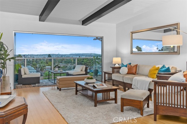 San Diego, California, 92109, United States, 4 Bedrooms Bedrooms, ,3 BathroomsBathrooms,Residential,For Sale,1974655