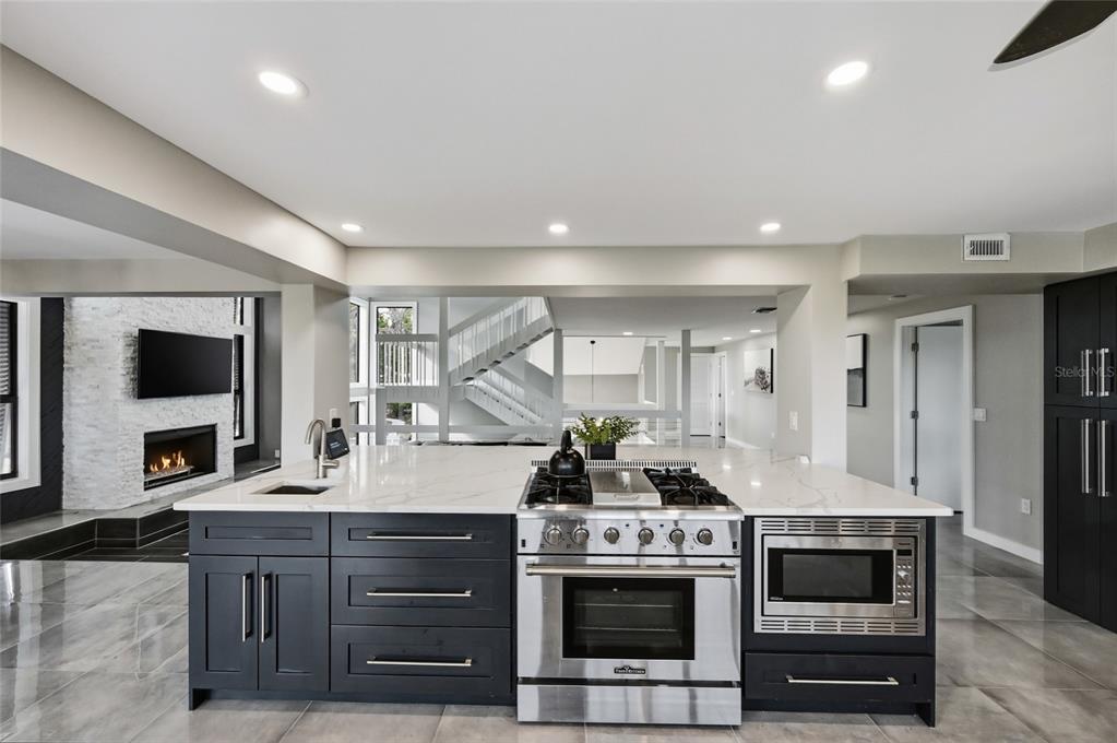 Sarasota, Florida, 34242, United States, 4 Bedrooms Bedrooms, ,5 BathroomsBathrooms,Residential,For Sale,1999117