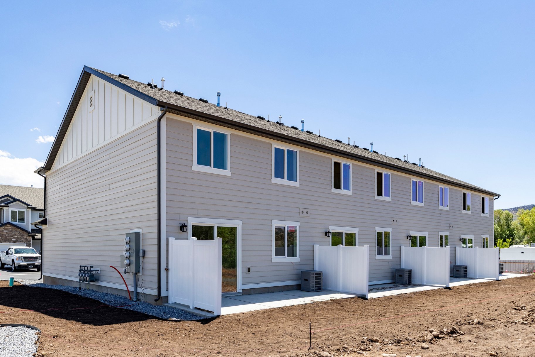  New Construction Meets Small Town Living - 物件實景
