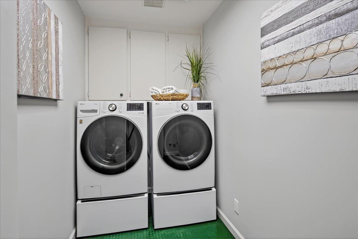 Saratoga, California, 95070, United States, 5 Bedrooms Bedrooms, ,3 BathroomsBathrooms,Residential,For Sale,1989664