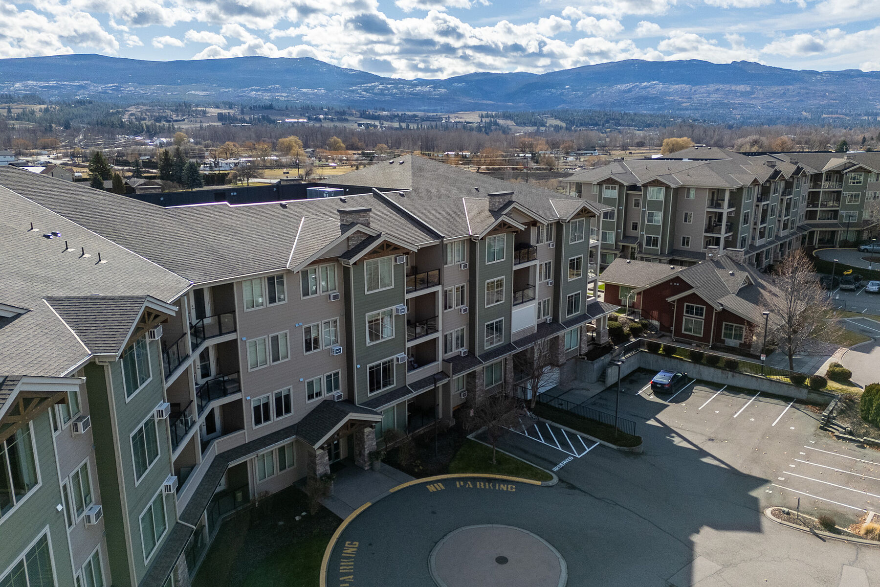  Mission Meadows Condo - 物件實景
