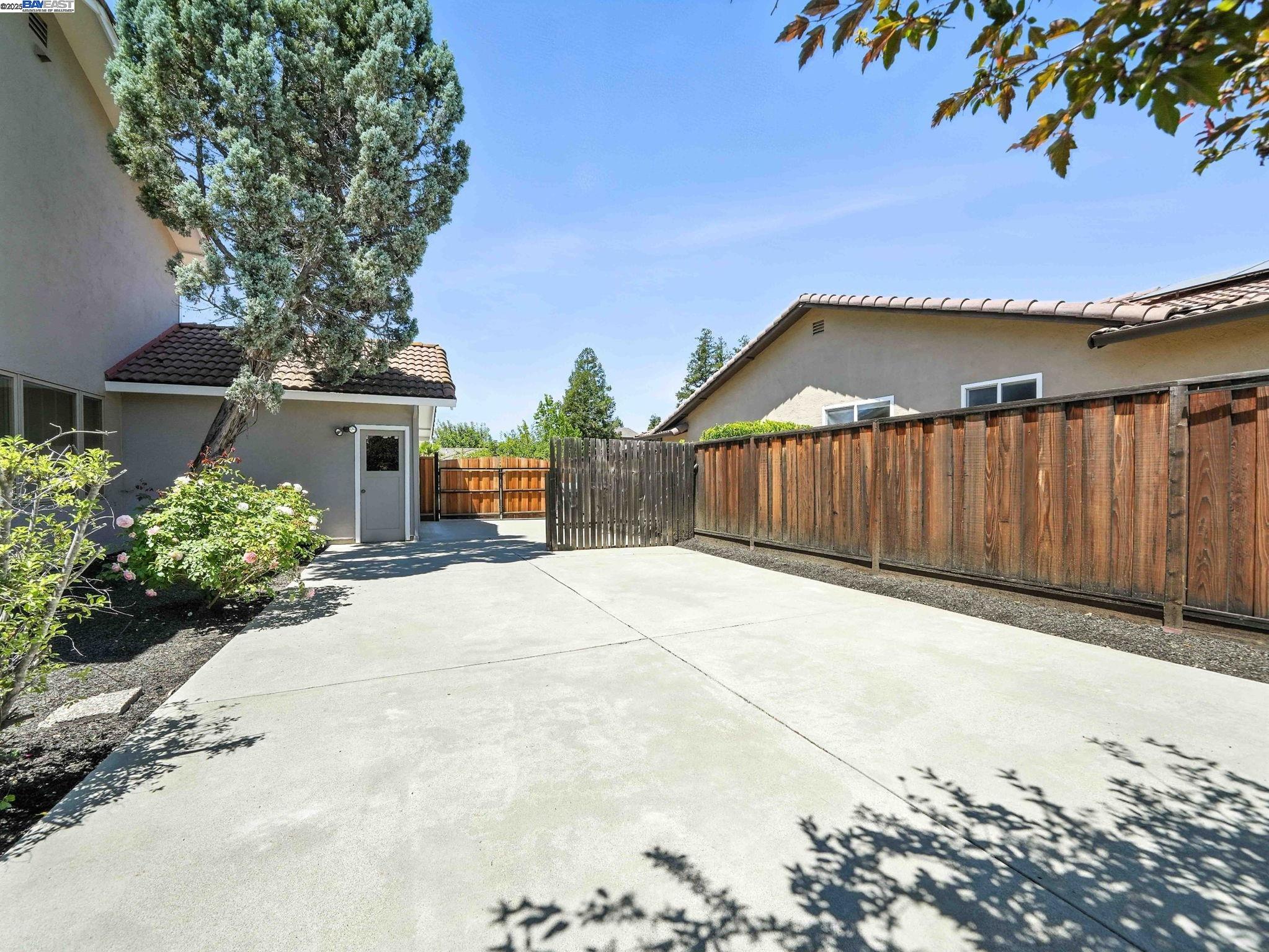 Livermore, California, 94550, United States, 4 Bedrooms Bedrooms, ,2 BathroomsBathrooms,Residential,For Sale,1901124