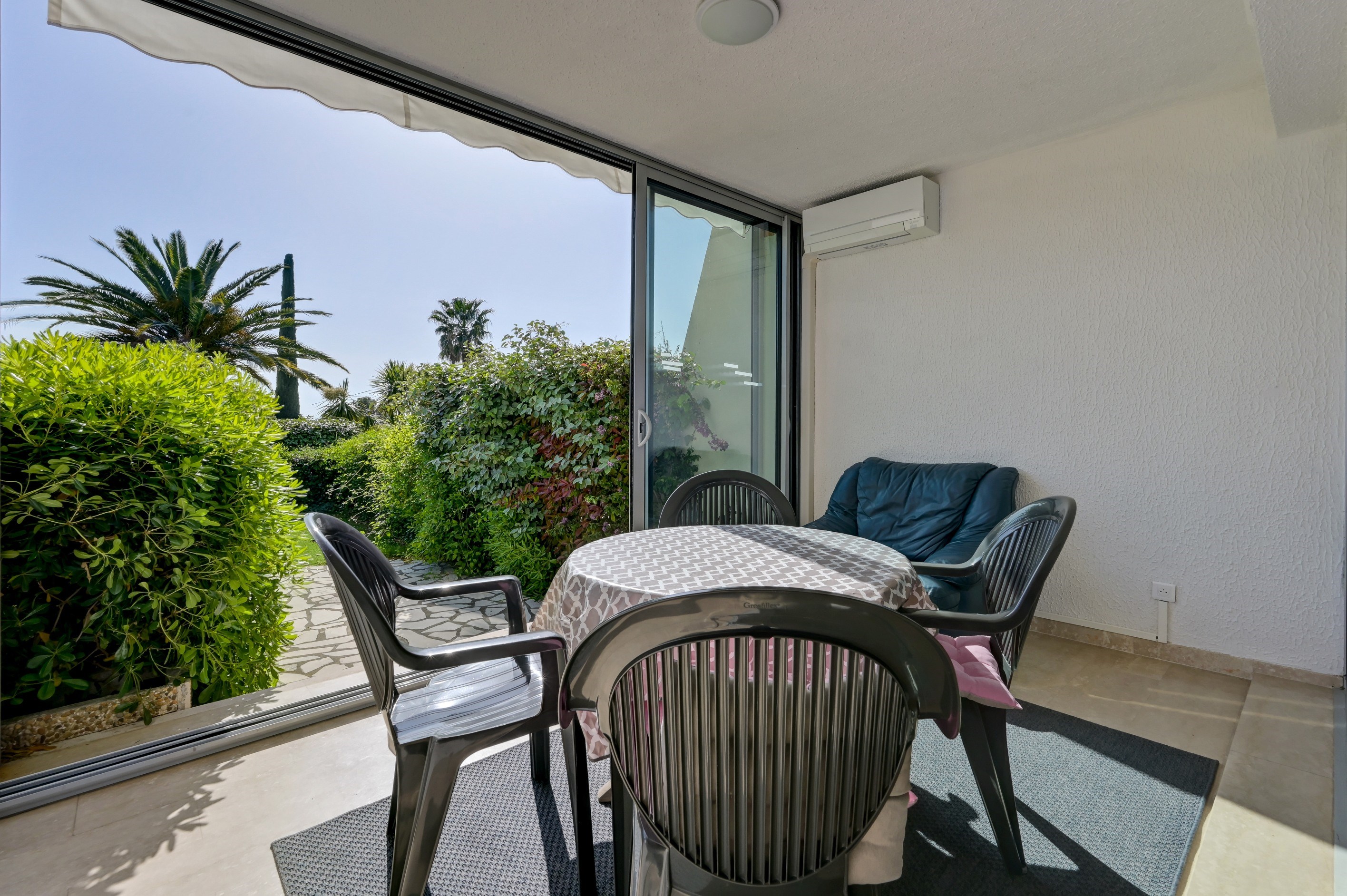  Cassis – Apartment with Garden and Sea View Glimpse Near the Port - 物件實景