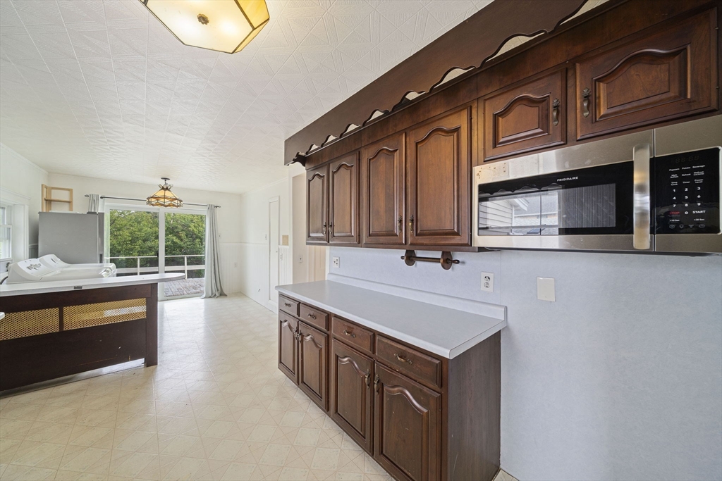 Quincy, Massachusetts, 02169, United States, 3 Bedrooms Bedrooms, ,2 BathroomsBathrooms,Residential,For Sale,1951174