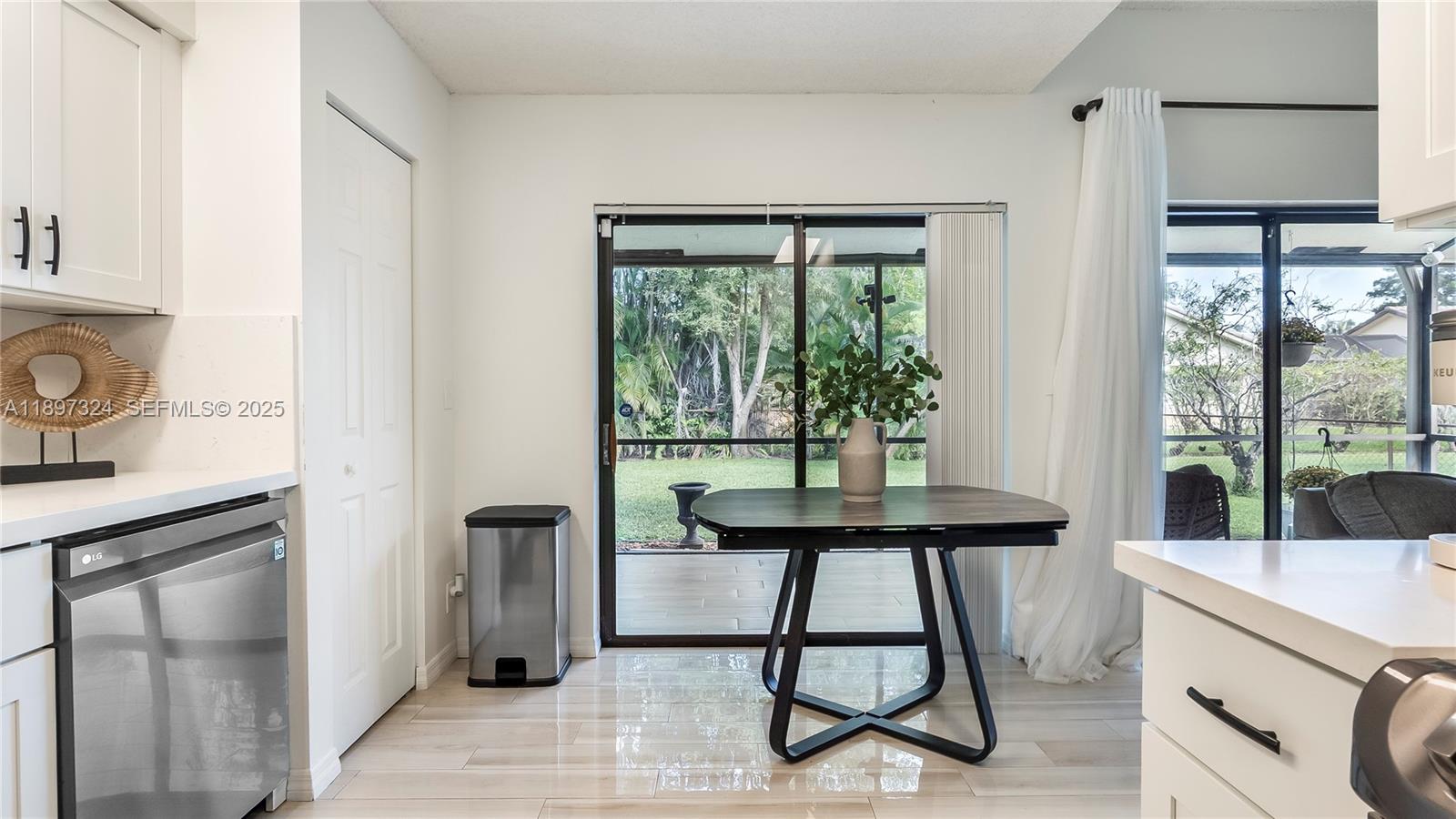 Coral Springs, Florida, 33065, United States, 3 Bedrooms Bedrooms, ,2 BathroomsBathrooms,Residential,For Sale,1993306