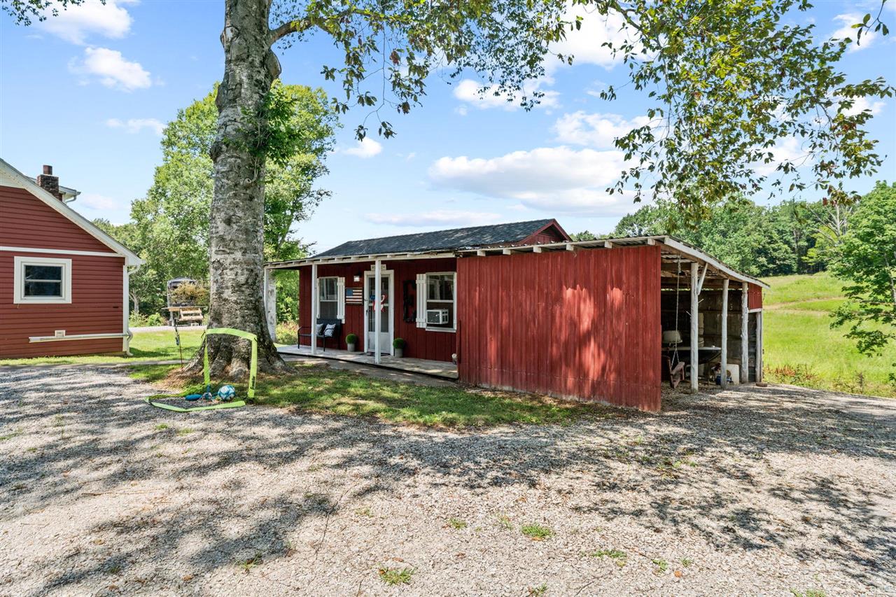 Franklin, Kentucky, 42134, United States, 5 Bedrooms Bedrooms, ,3 BathroomsBathrooms,Residential,For Sale,1903592