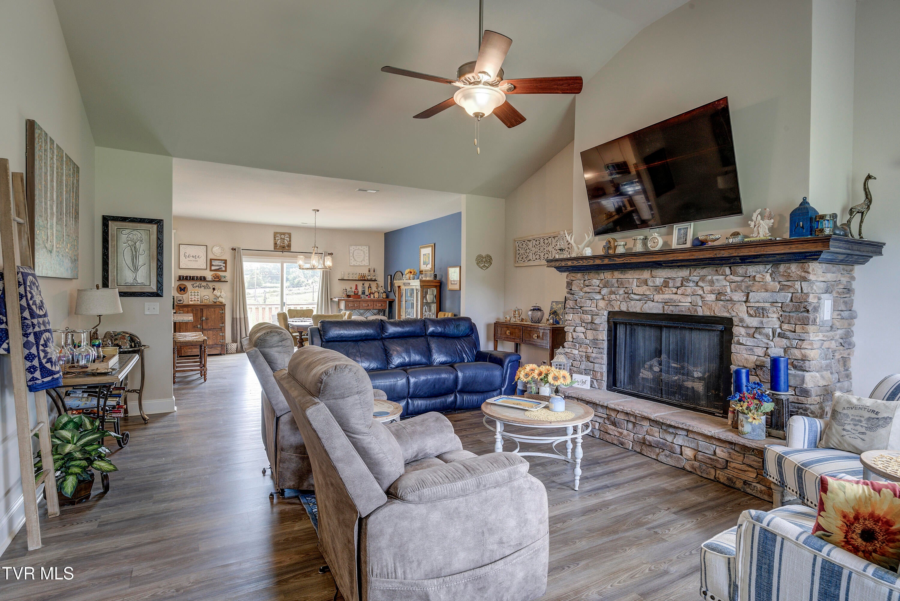 Elizabethton, Tennessee, 37643, United States, 3 Bedrooms Bedrooms, ,2 BathroomsBathrooms,Residential,For Sale,1925509