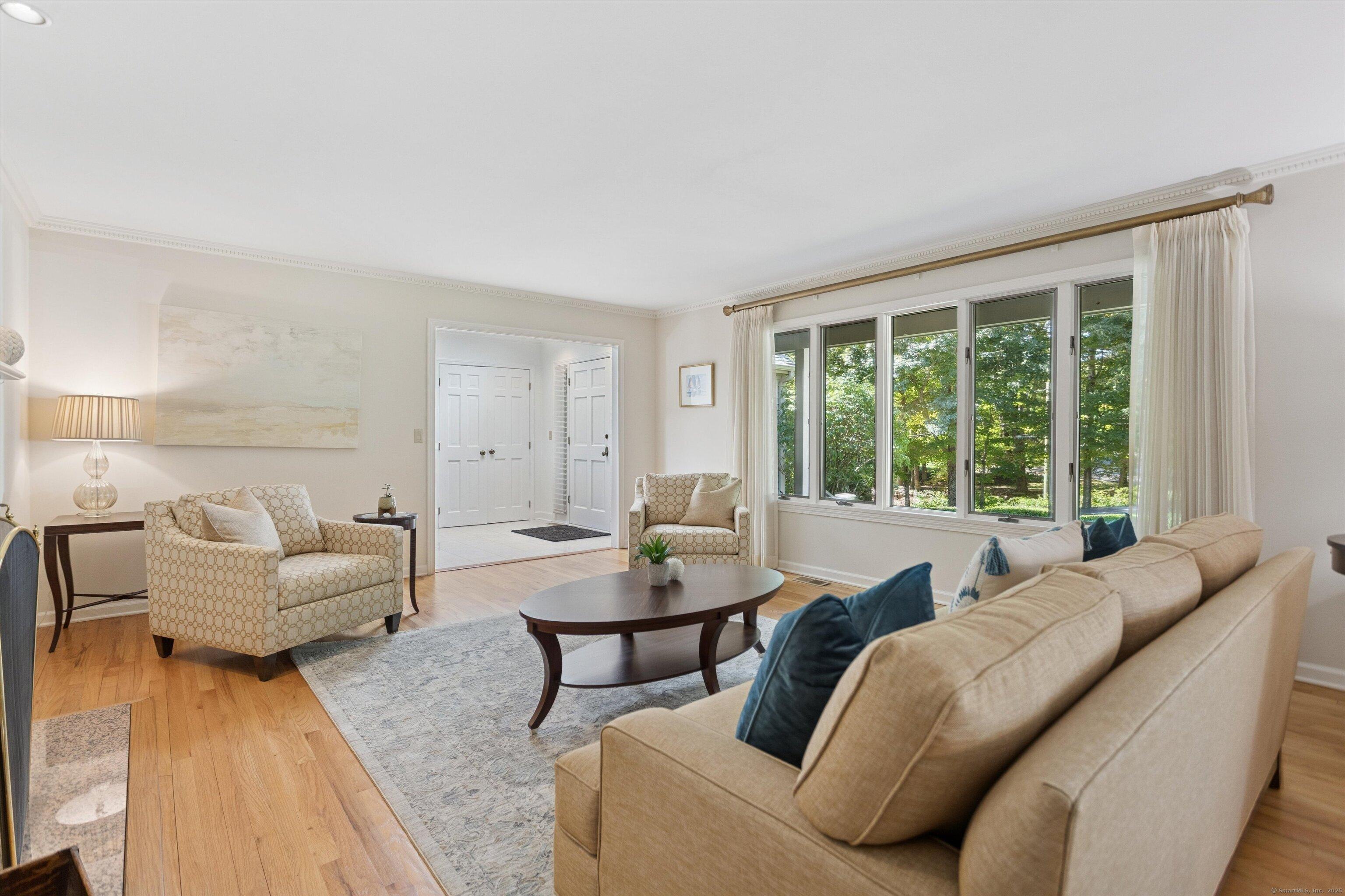 Stamford, Connecticut, 06903, United States, 5 Bedrooms Bedrooms, ,5 BathroomsBathrooms,Residential,For Sale,1976507