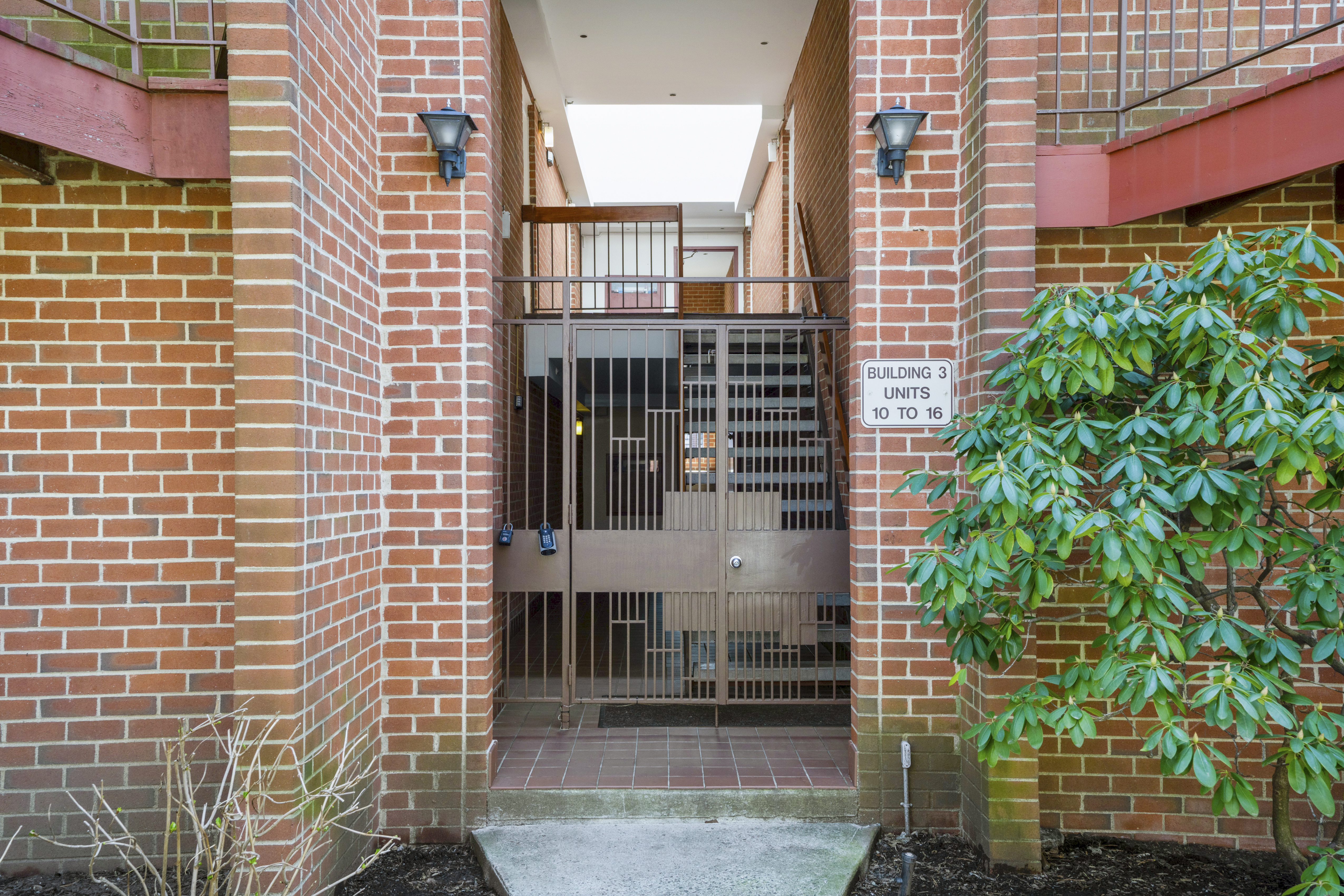  Two-Level Townhouse in White Plains - 物件實景