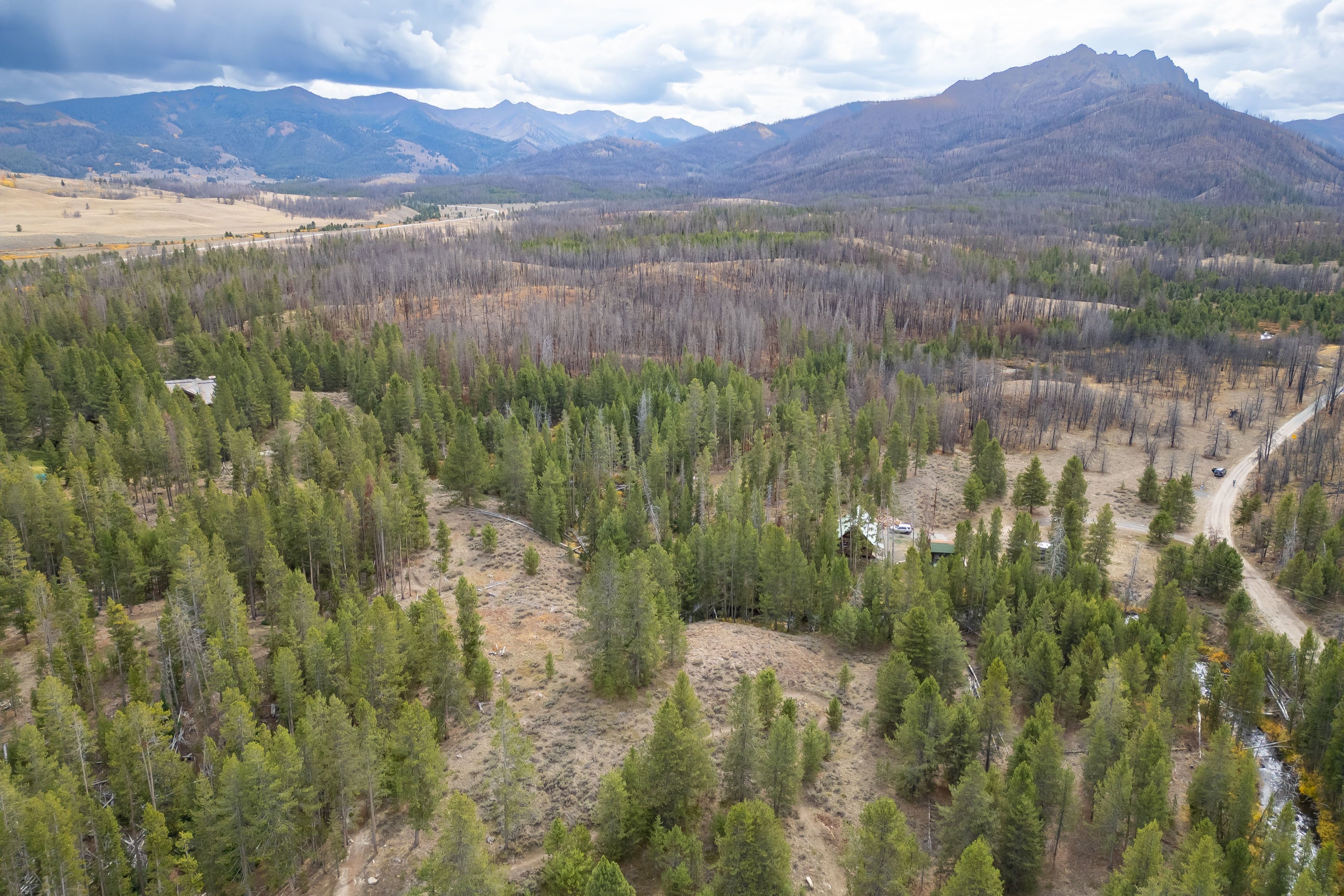  A Rare Creekside Retreat In The Sawtooths - 物件實景
