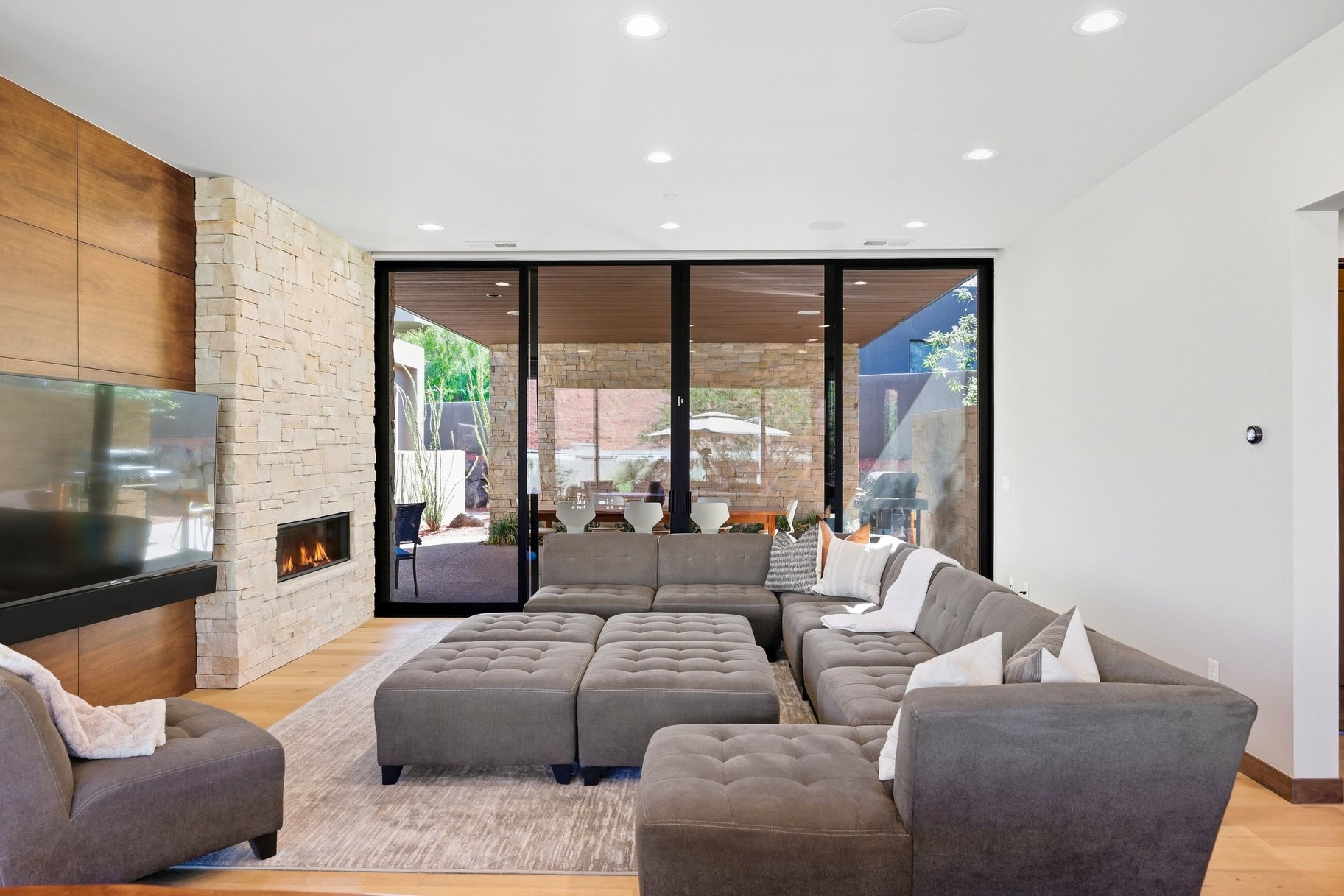  Warm Desert Modern Single Level Living in the Gated side of the Ledges Course - 物件實景