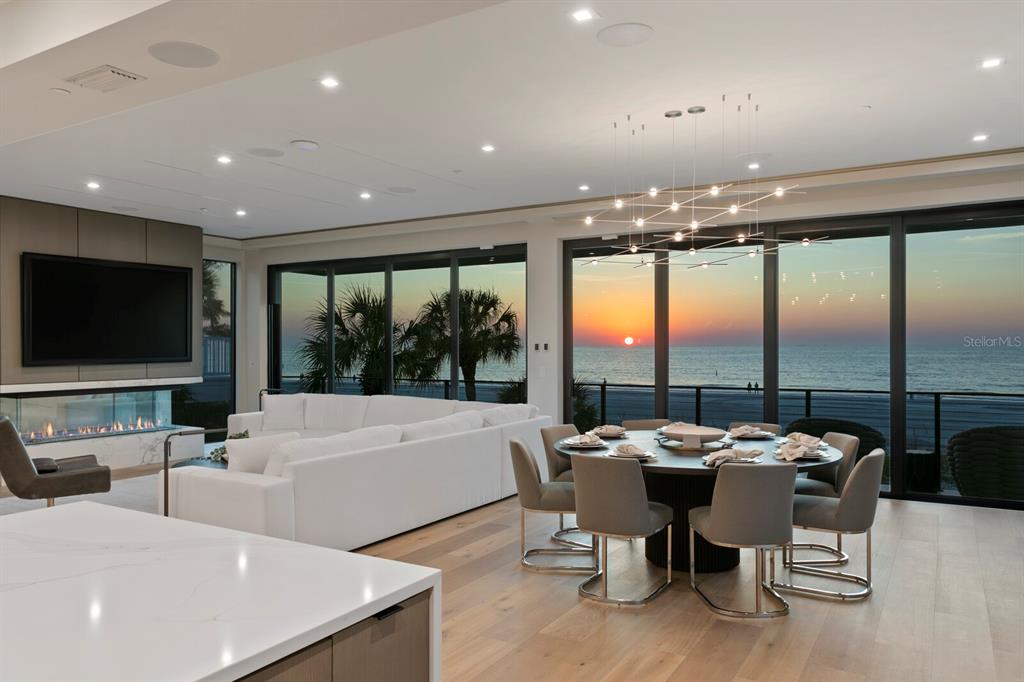 Indian Rocks Beach, Florida, 33785, United States, 8 Bedrooms Bedrooms, ,11 BathroomsBathrooms,Residential,For Sale,1997282