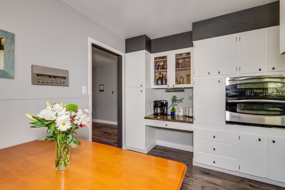 Cheyenne, Wyoming, 82009, United States, 6 Bedrooms Bedrooms, ,2 BathroomsBathrooms,Residential,For Sale,1979014