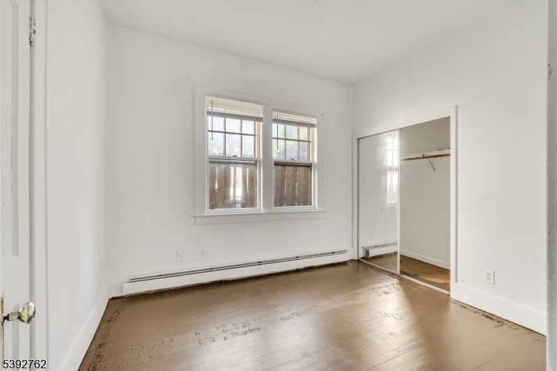 Rahway City, New Jersey, 07065, United States, 5 Bedrooms Bedrooms, ,2 BathroomsBathrooms,Residential,For Sale,1968734