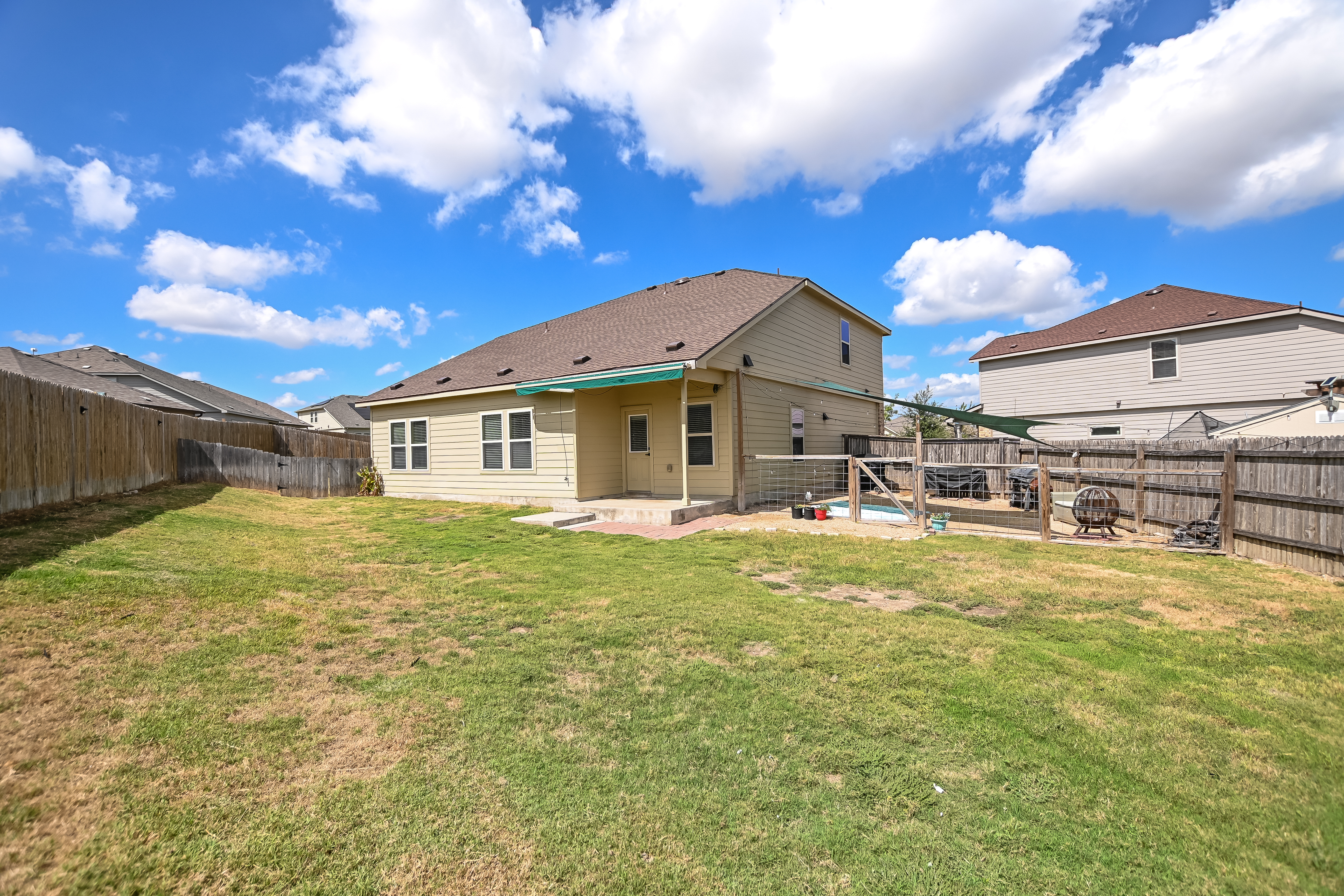  Spacious Two Story Home in Jarrell - 物件實景