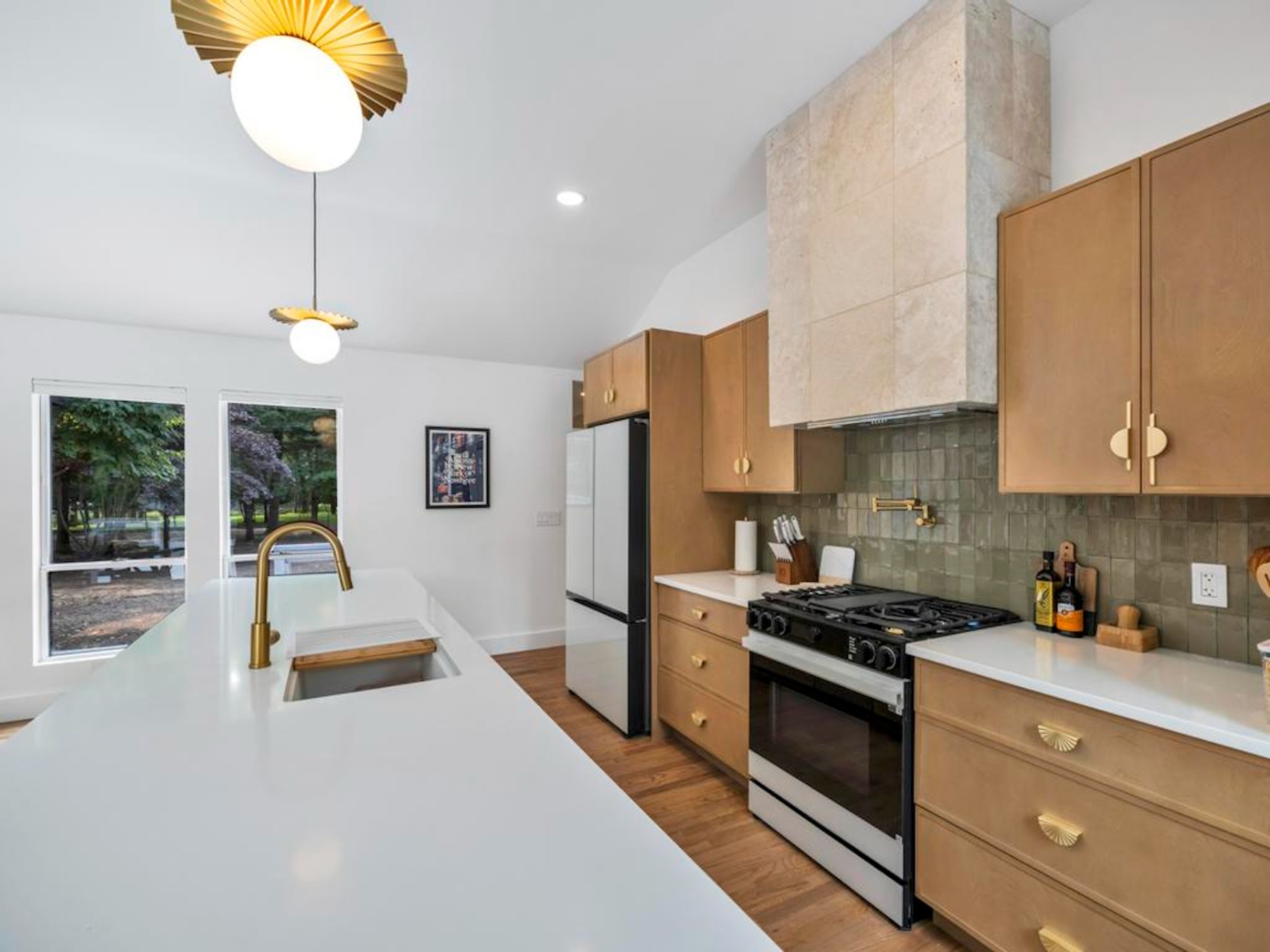  Modern Brand New Renovation - Waterfront community - 物件實景