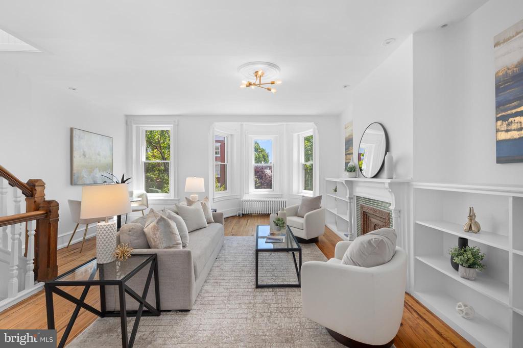 Washington, District of Columbia, 20003, United States, 3 Bedrooms Bedrooms, ,4 BathroomsBathrooms,Residential,For Sale,2048828