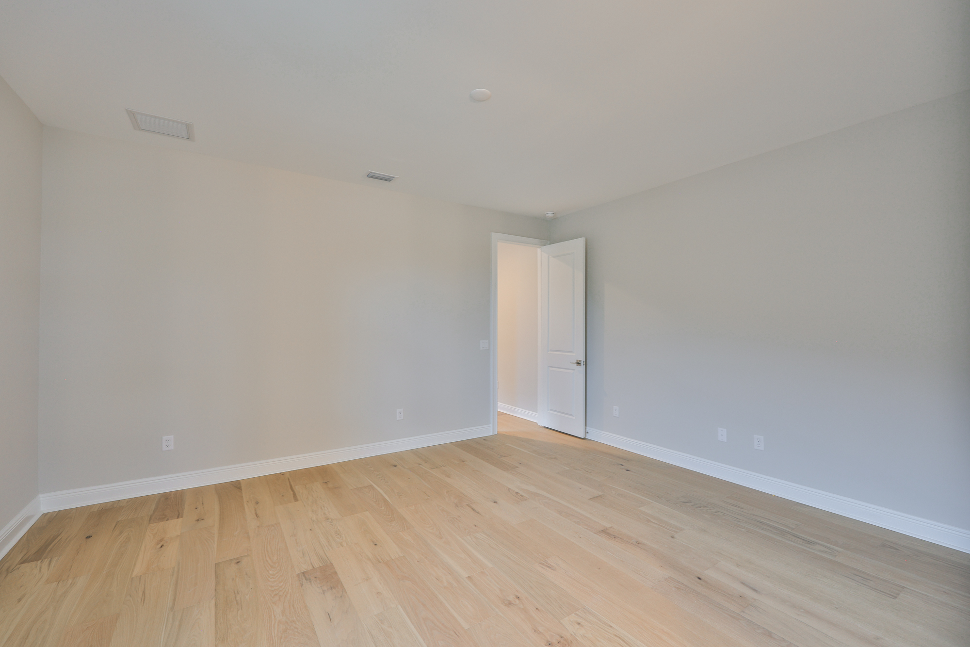 Tampa, Florida, 33609, United States, 4 Bedrooms Bedrooms, ,5 BathroomsBathrooms,Residential,For Sale,1792306