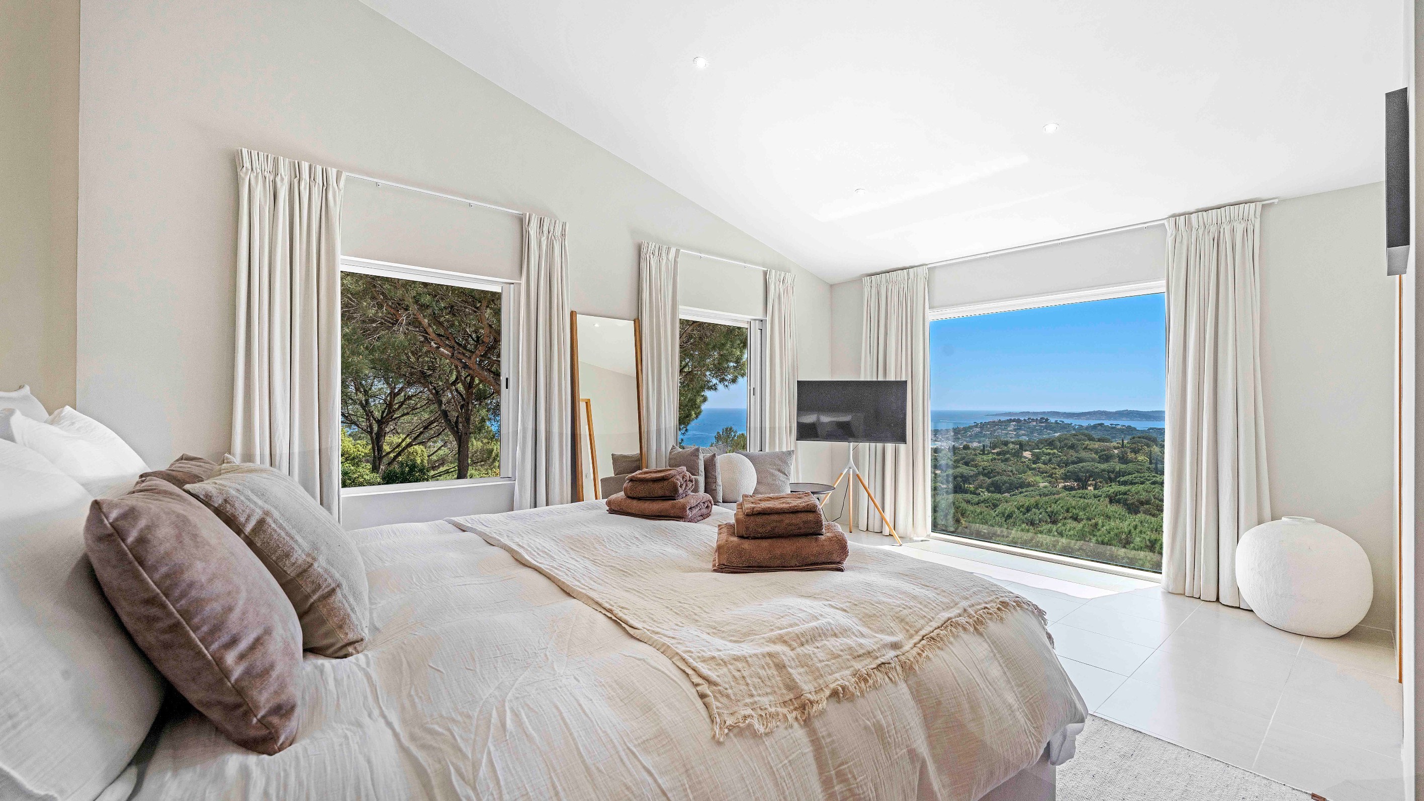 Sole Agent : Contemporary villa with sea view, close to La Nartelle Beach - 物件實景