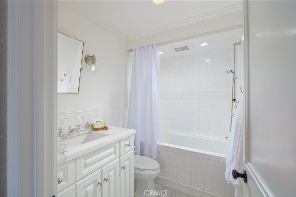 Newport Beach, California, 92660, United States, 5 Bedrooms Bedrooms, ,7 BathroomsBathrooms,Residential,For Sale,1847350