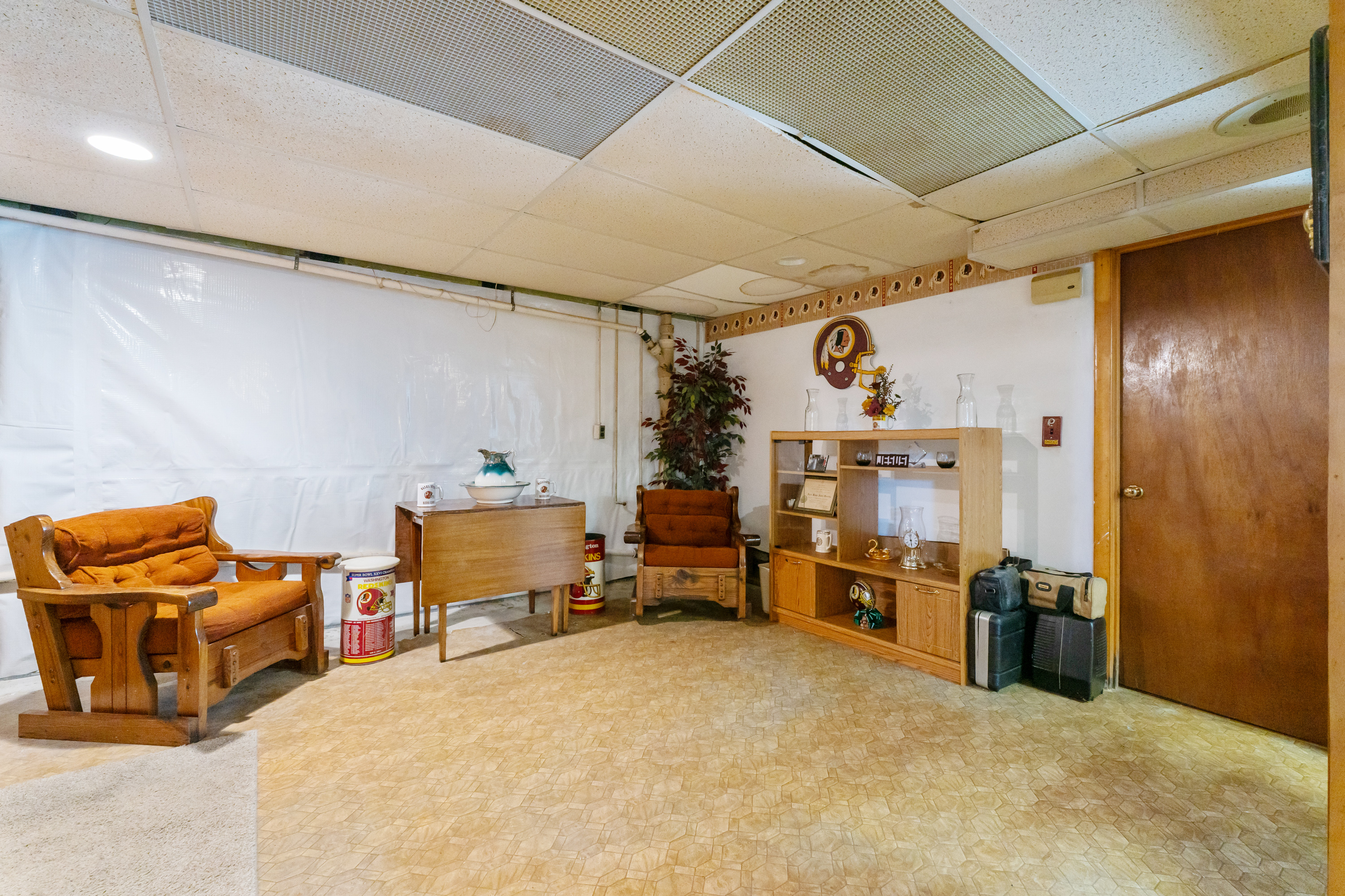  1329 E Main St - 物件實景