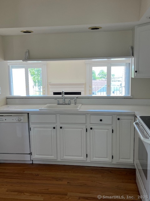 Bridgeport, Connecticut, 06605, United States, 2 Bedrooms Bedrooms, ,3 BathroomsBathrooms,Residential,For Sale,1903371