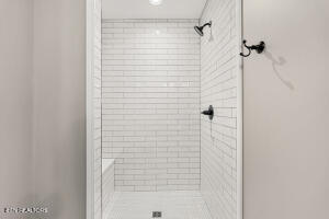 Lenoir City, Tennessee, 37771, United States, 3 Bedrooms Bedrooms, ,2 BathroomsBathrooms,Residential,For Sale,1933466