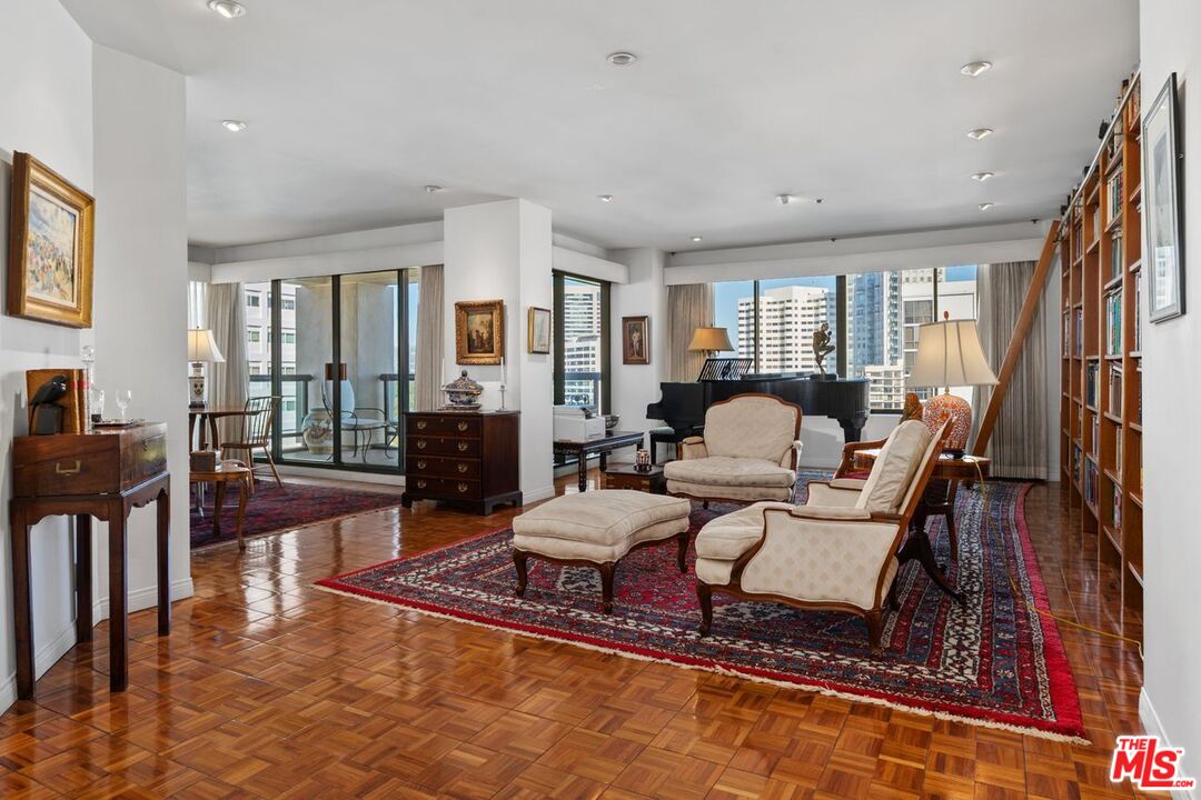 Los Angeles, California, 90024, United States, 2 Bedrooms Bedrooms, ,3 BathroomsBathrooms,Residential,For Sale,1993484