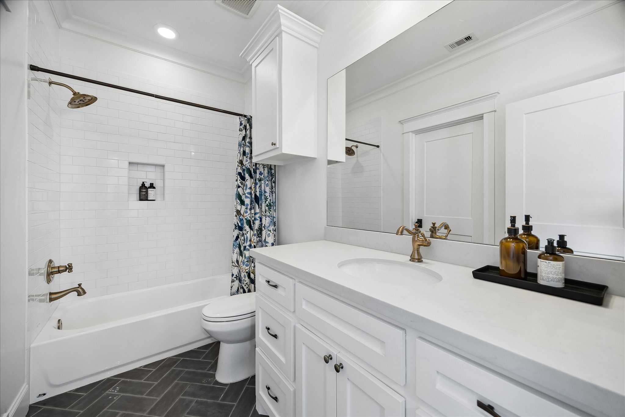  711 Tulane Street - 物件實景