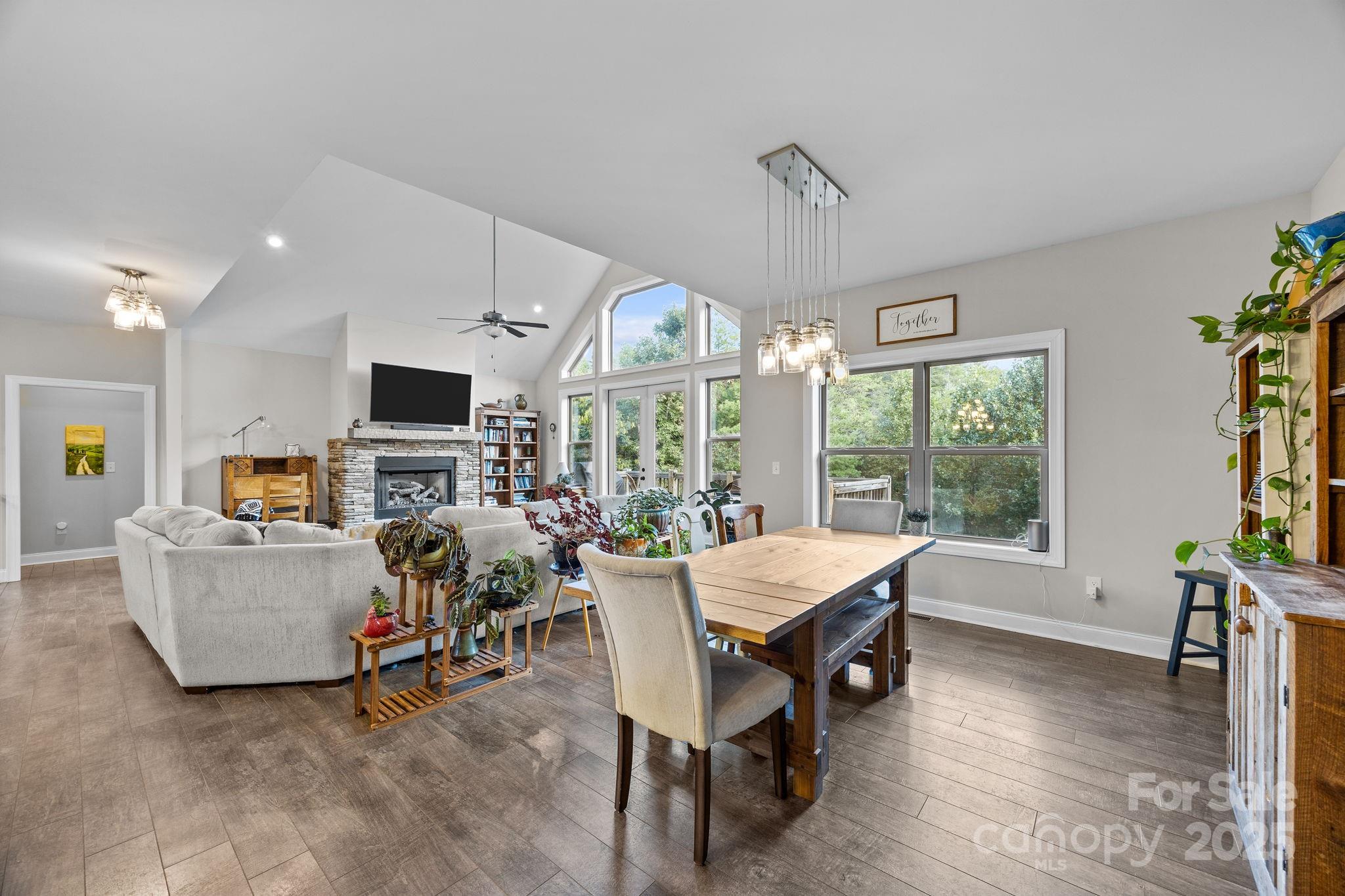 Weaverville, North Carolina, 28787, United States, 4 Bedrooms Bedrooms, ,4 BathroomsBathrooms,Residential,For Sale,1947995