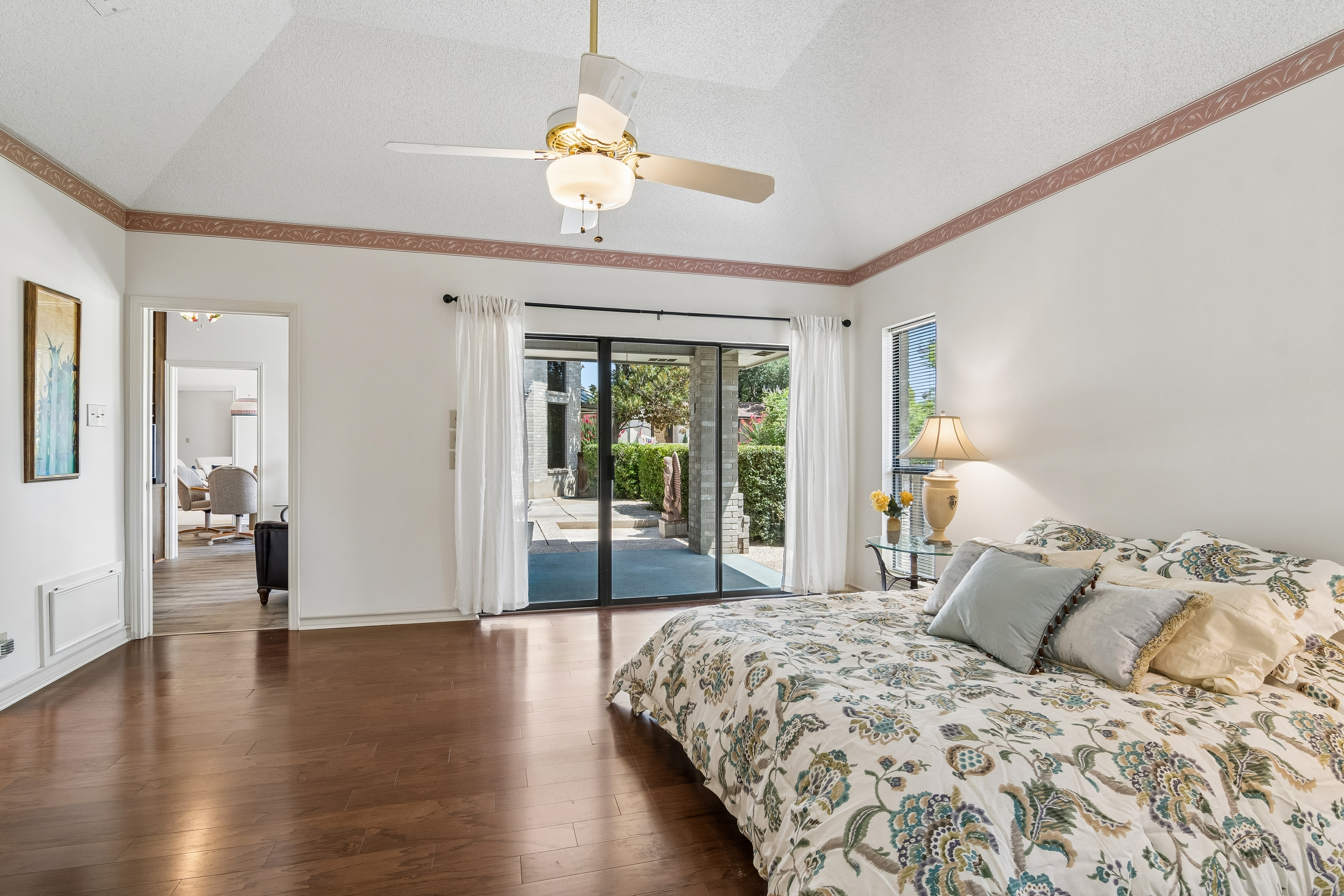  Custom Garden Home in Desirable Windcrest - 物件實景