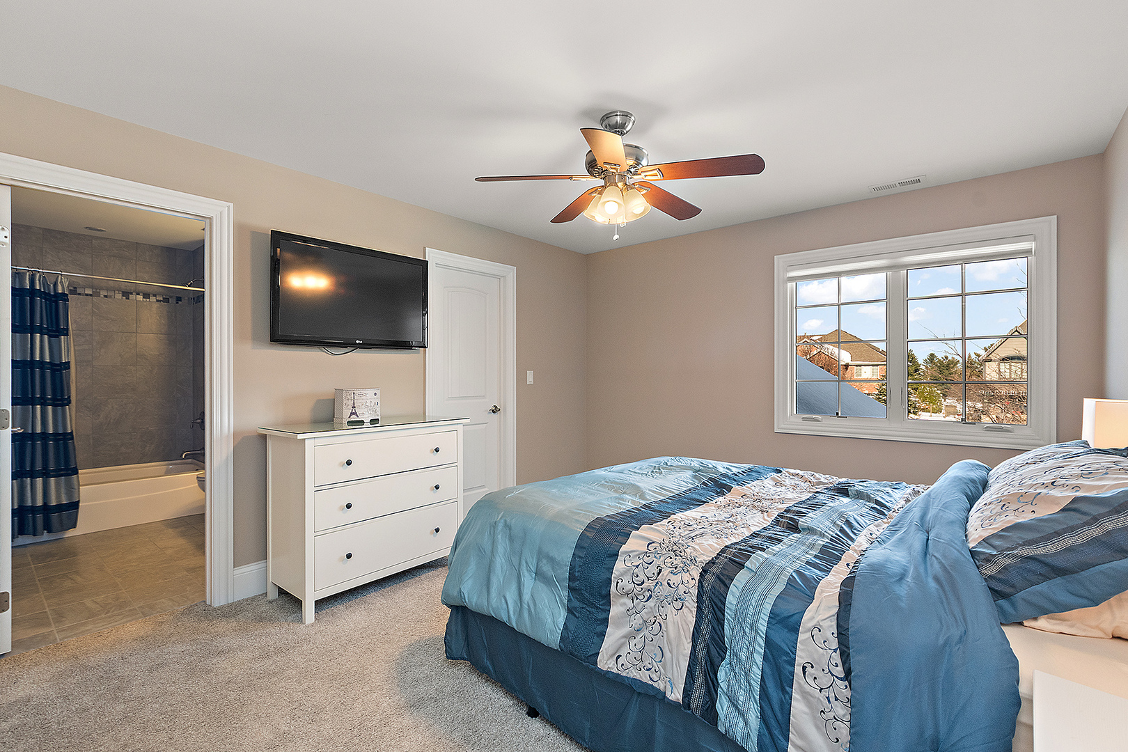 Mokena, Illinois, 60448, United States, 5 Bedrooms Bedrooms, ,4 BathroomsBathrooms,Residential,For Sale,2005248